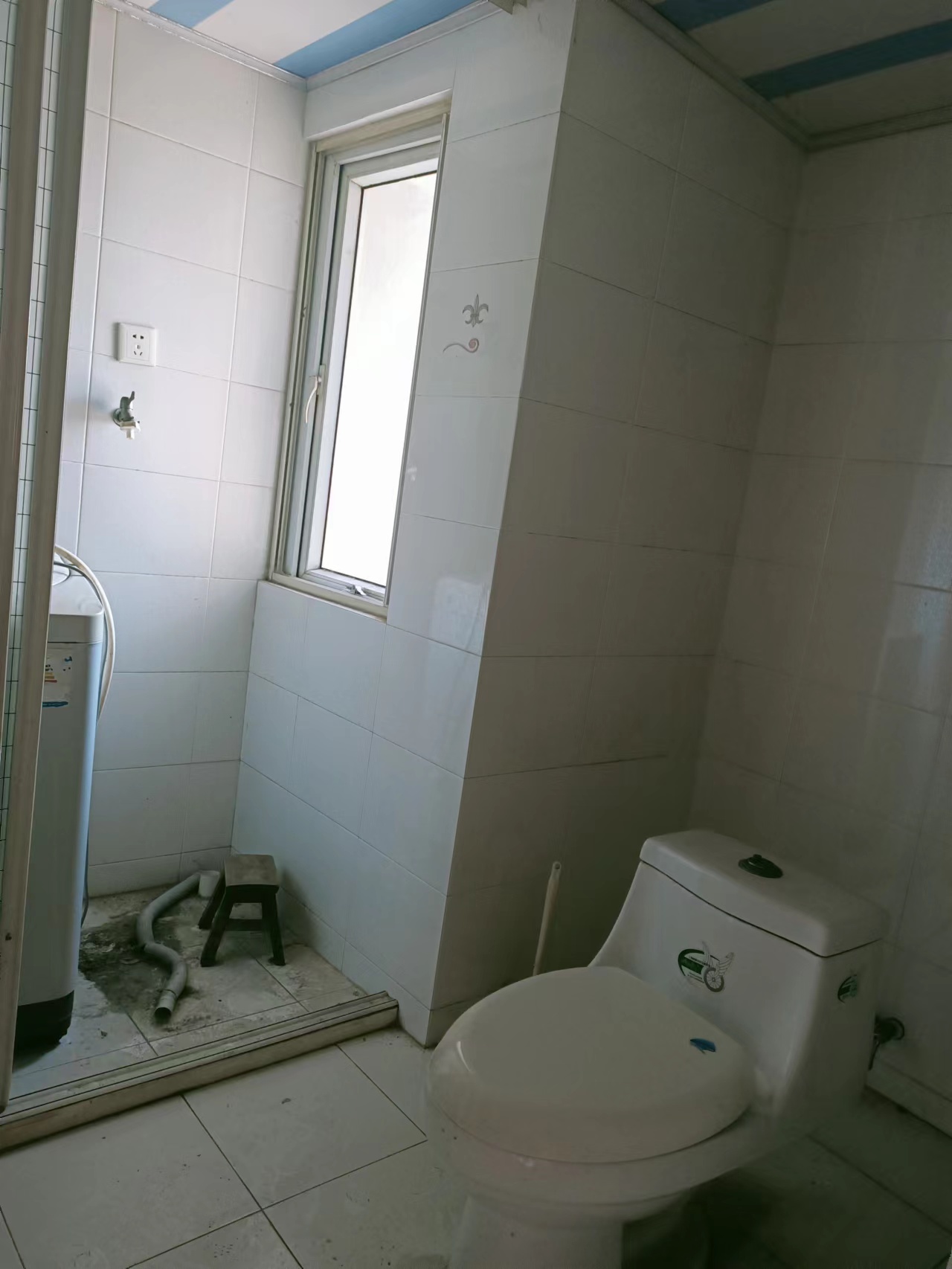海港新村 3室2厅2卫 84.00m&sup2;