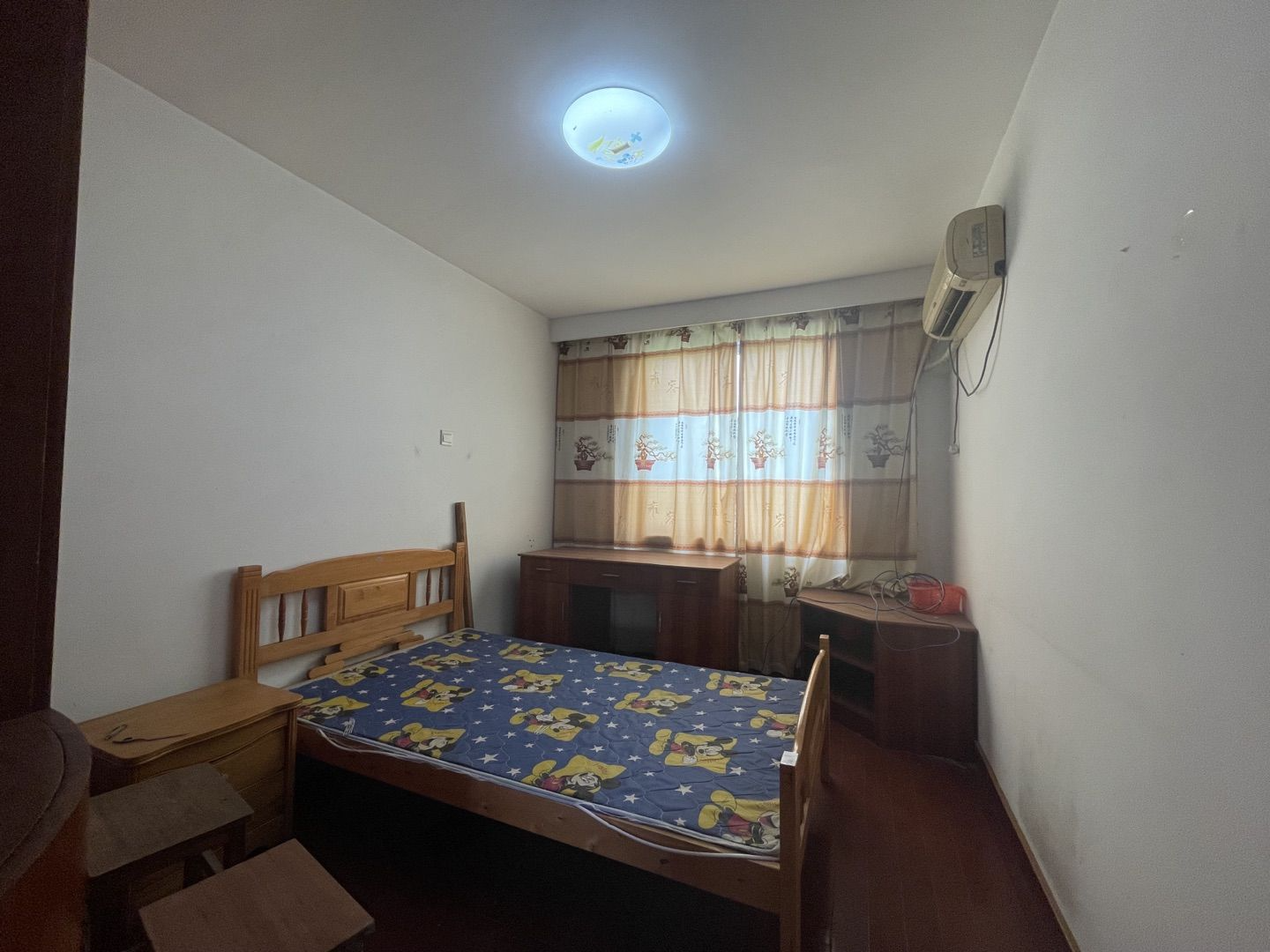 海港新村 3室2厅2卫 84.00m&sup2;