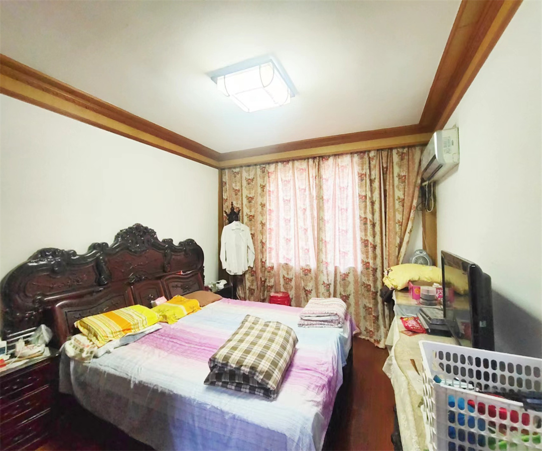 郭里园 5室2厅2卫 189m&sup2;