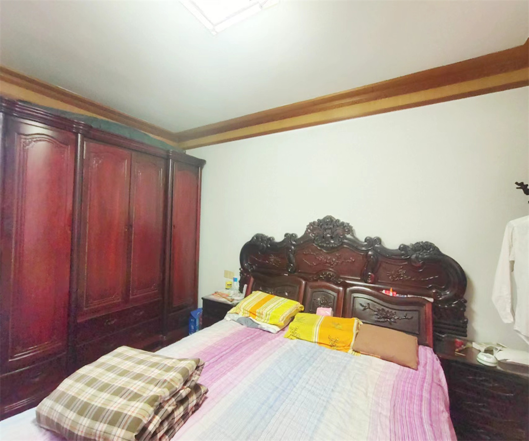 郭里园 5室2厅2卫 189m&sup2;