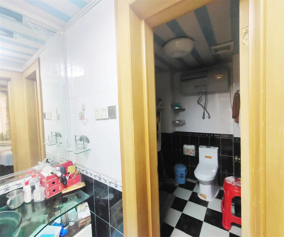 郭里园 5室2厅2卫 189m&sup2;