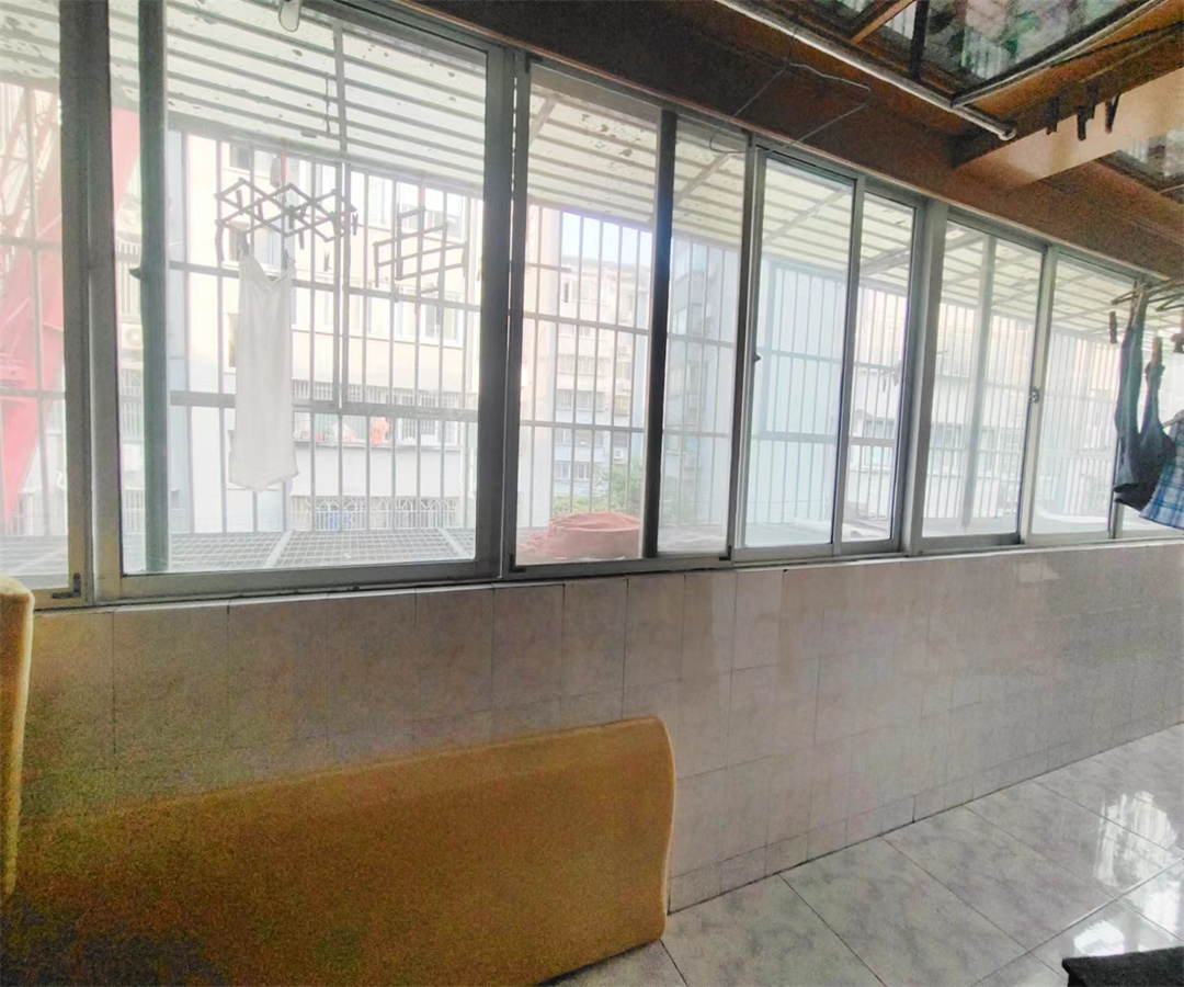 郭里园 5室2厅2卫 189m&sup2;