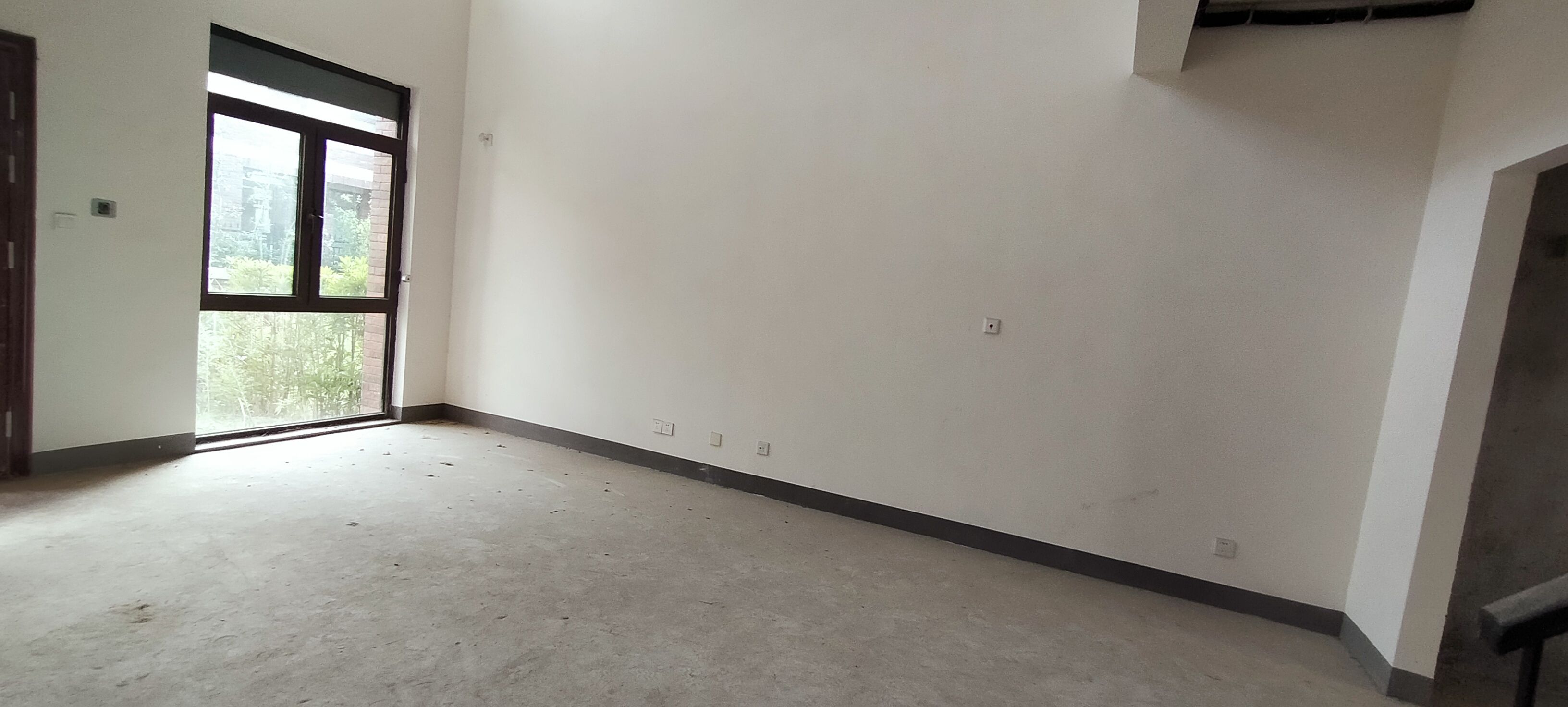 佳期漫 5室2厅3卫 300m²