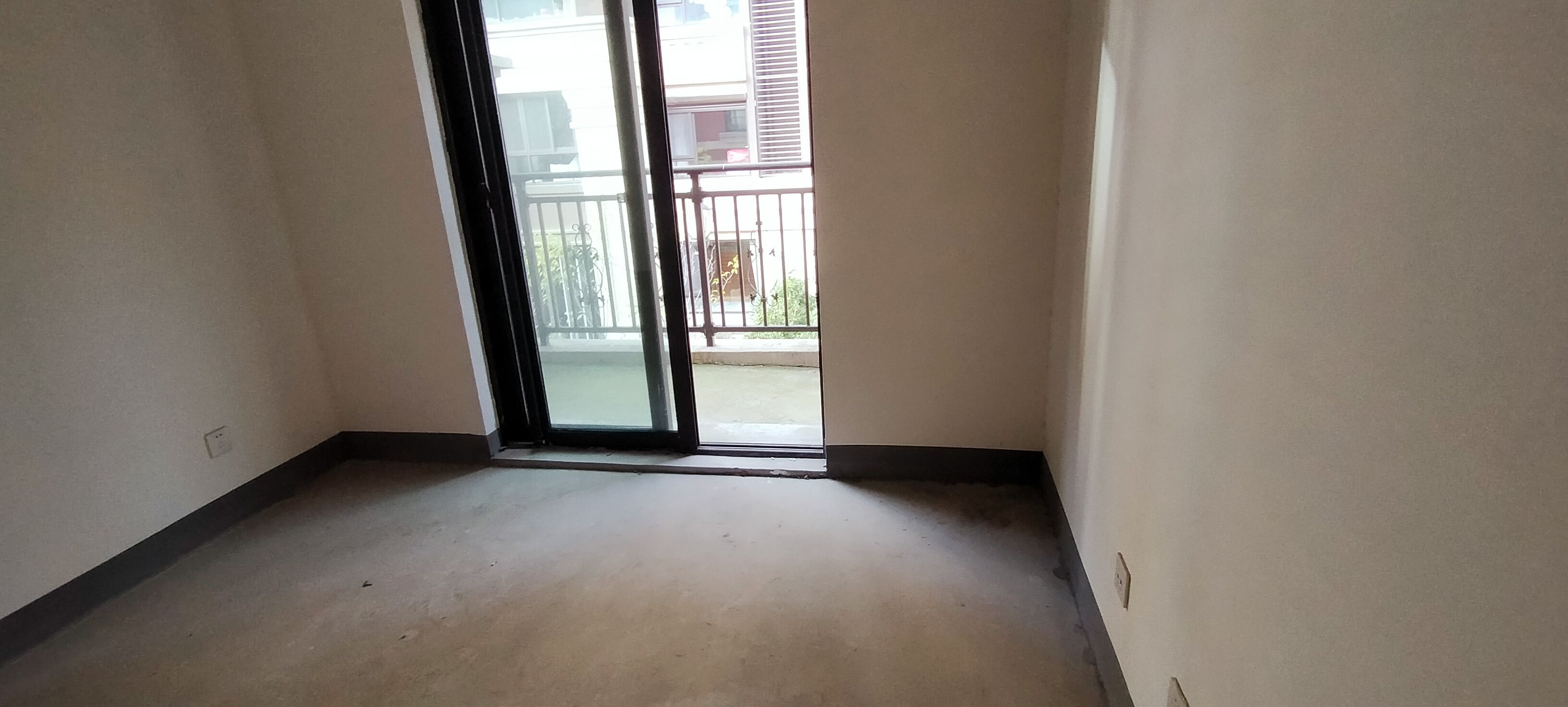 佳期漫 5室2厅3卫 300m&sup2;
