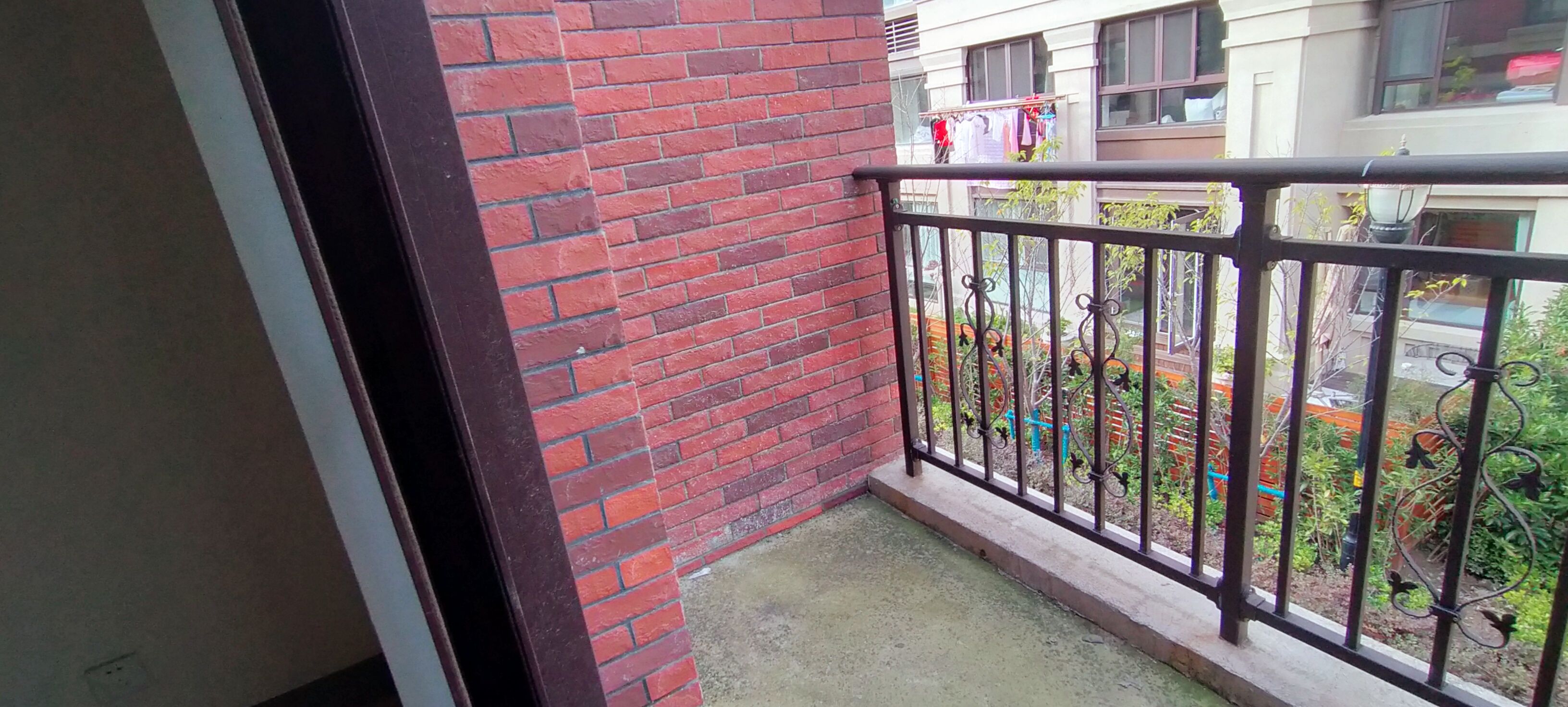 佳期漫 5室2厅3卫 300m&sup2;