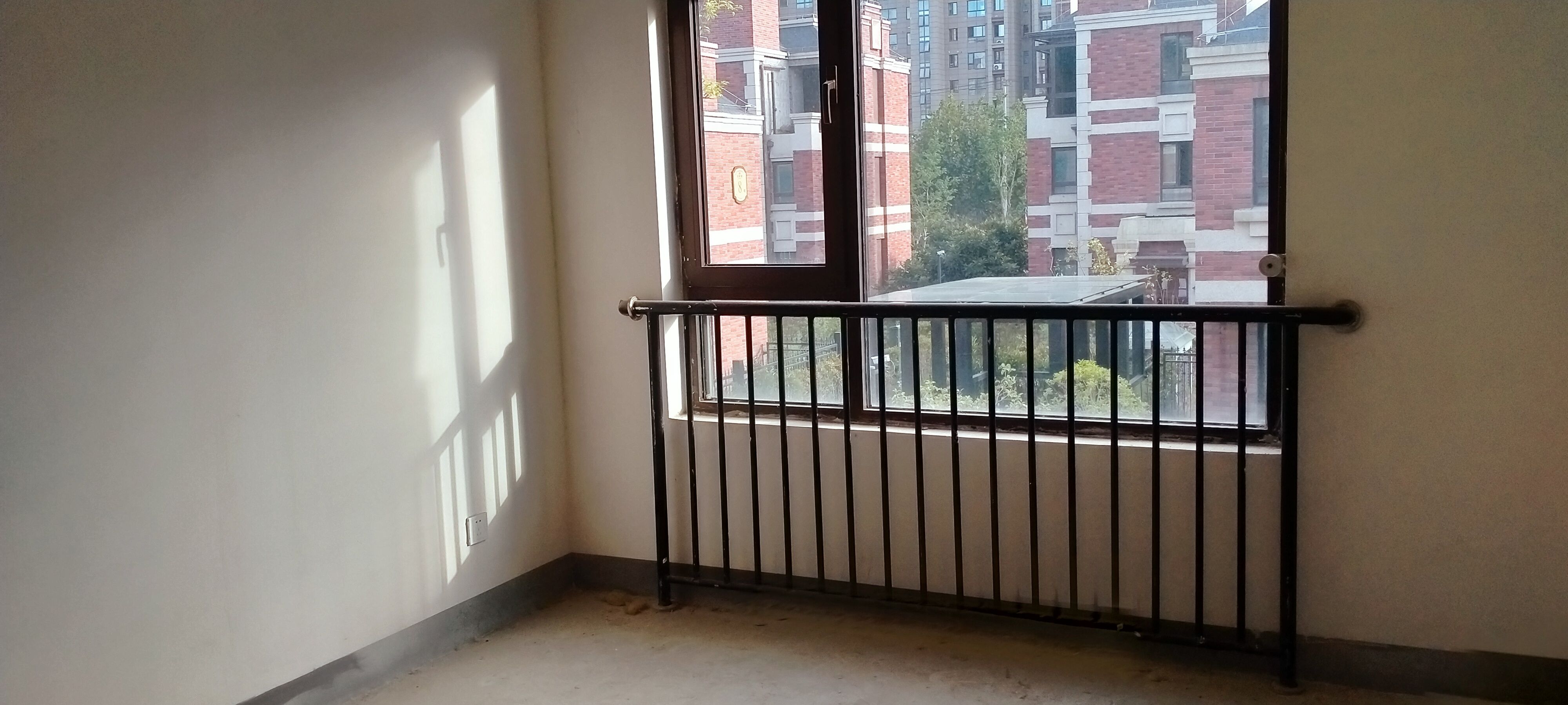 佳期漫 5室2厅3卫 300m&sup2;