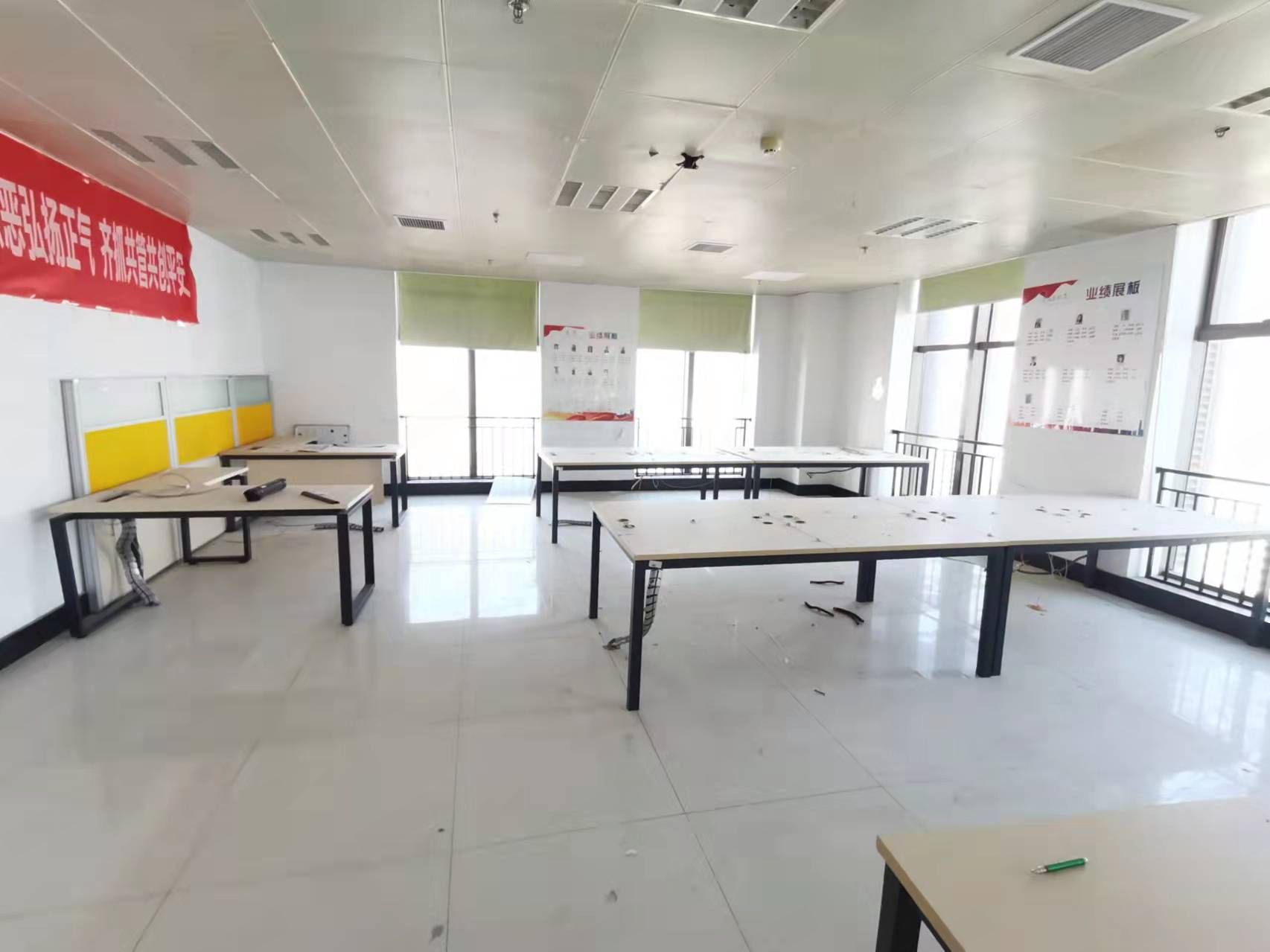 中南世纪城南区 1室1厅1卫 800m&sup2;