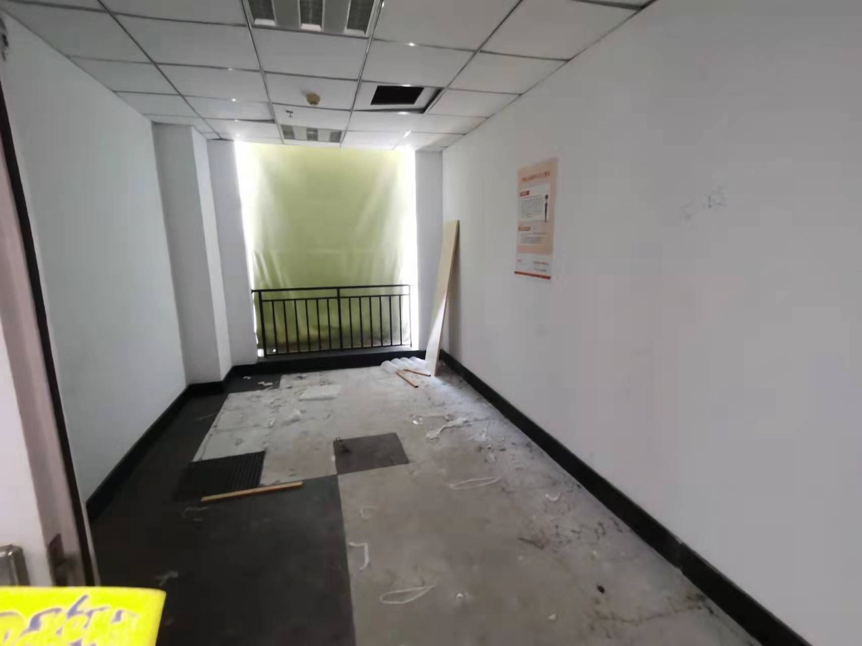 中南世纪城南区 1室1厅1卫 800m&sup2;