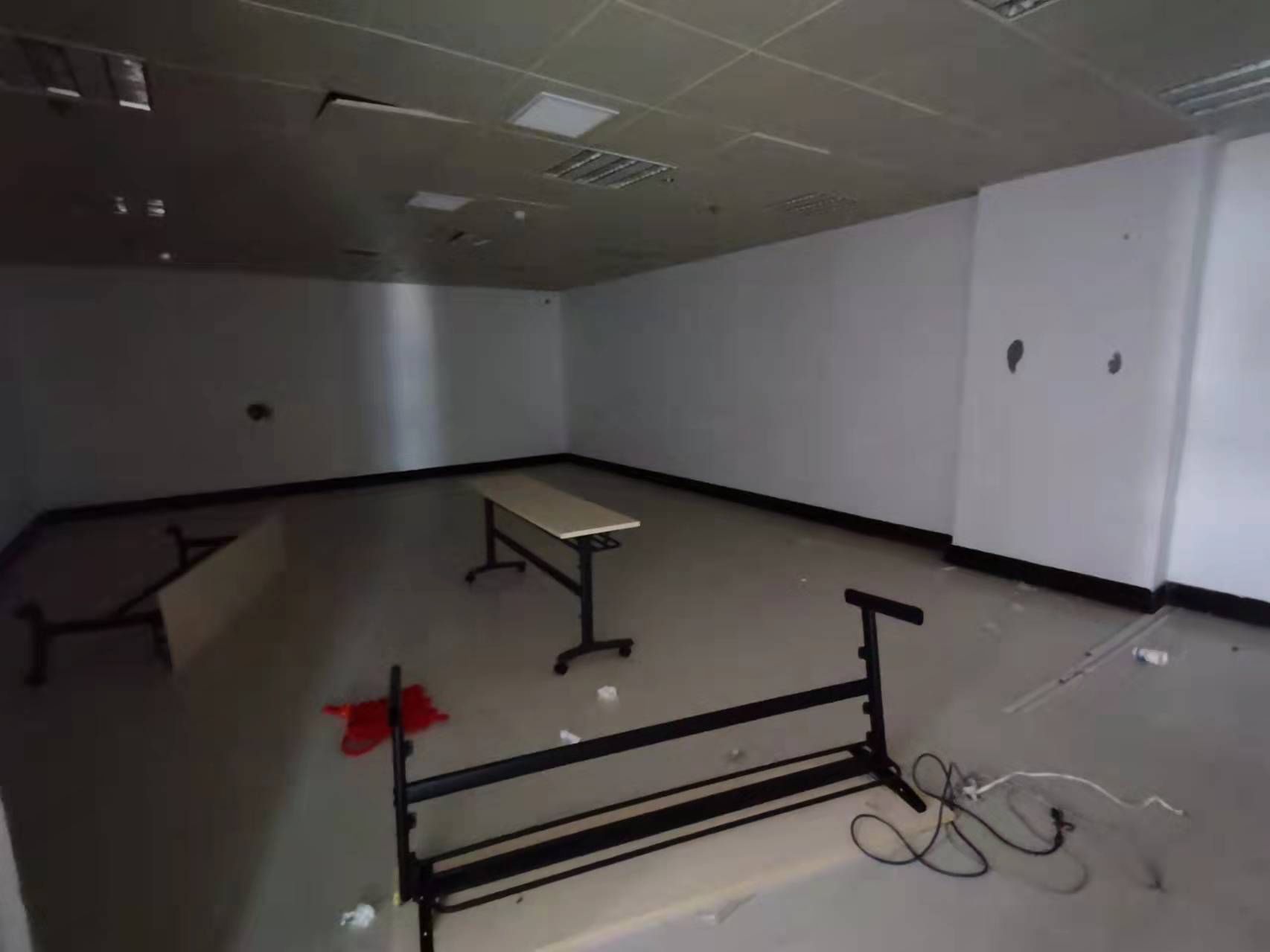 中南世纪城南区 1室1厅1卫 800m&sup2;