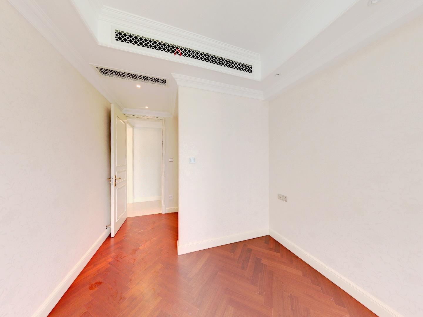 中海铂樾府 4室2厅2卫 141m&sup2;