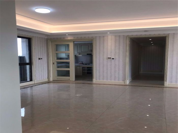 中海铂樾府 4室2厅2卫 175.00m&sup2;