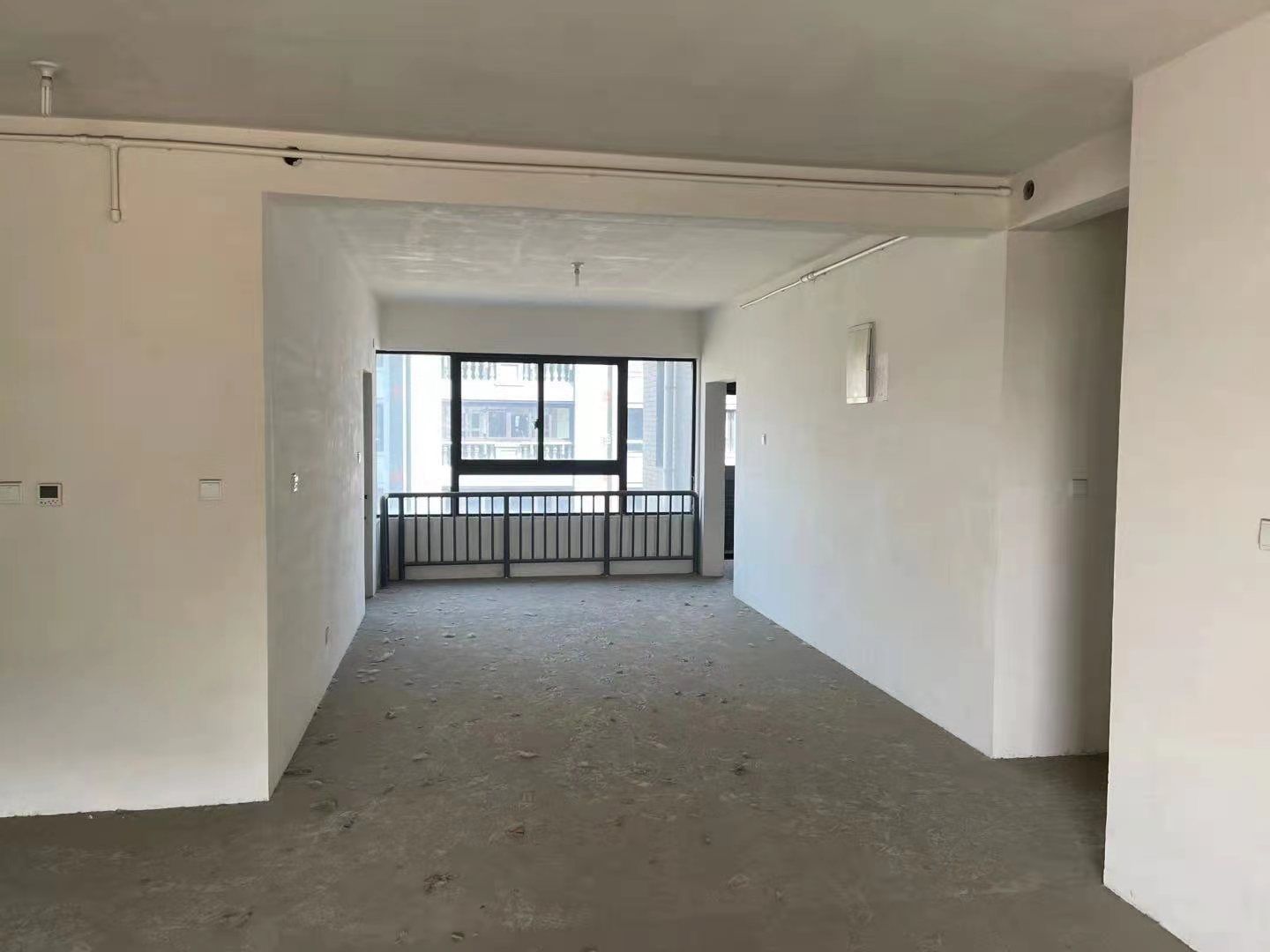 翰林府 3室2厅2卫 203.00m²
