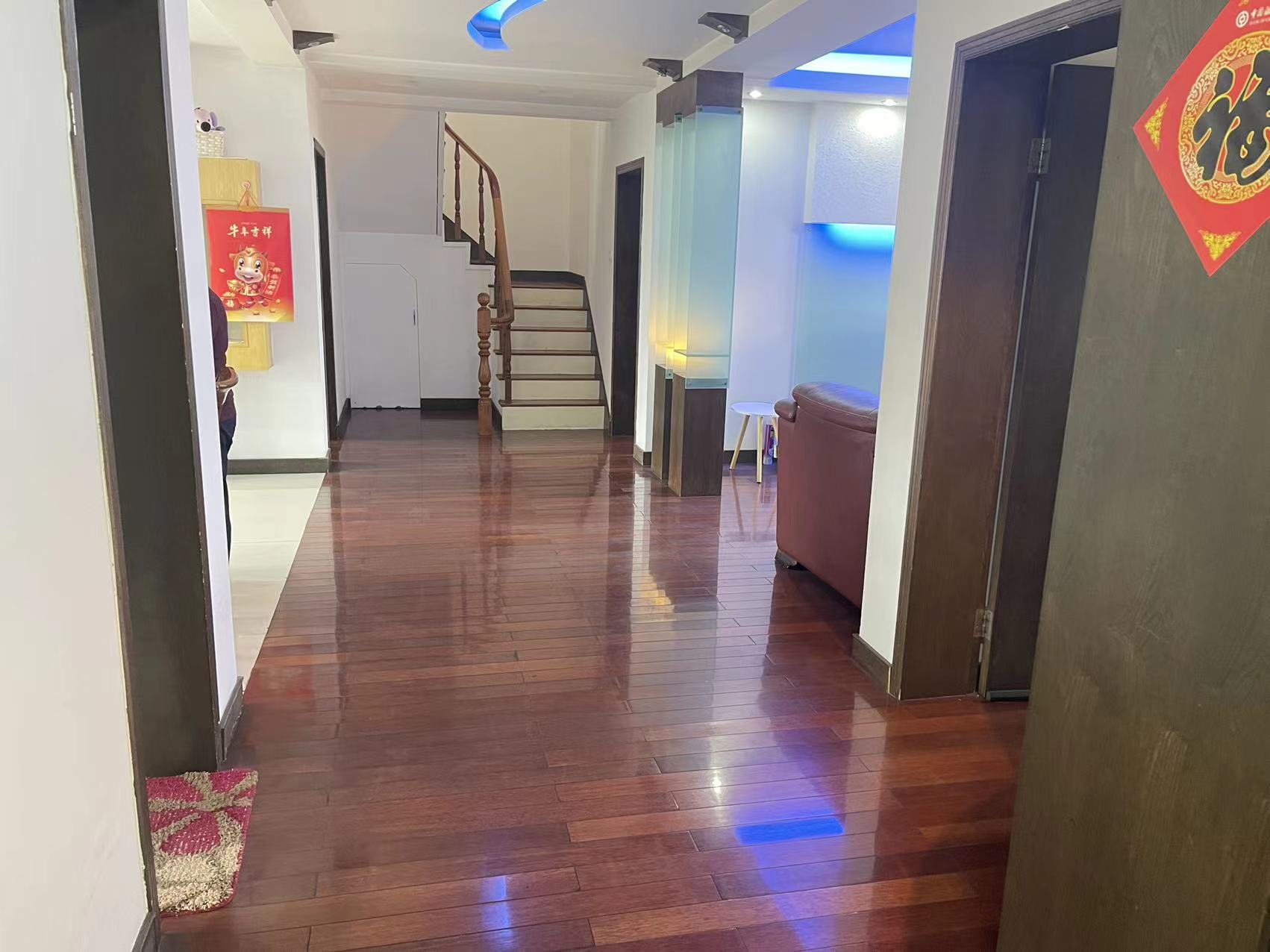 华中园 4室2厅2卫 131.00m²