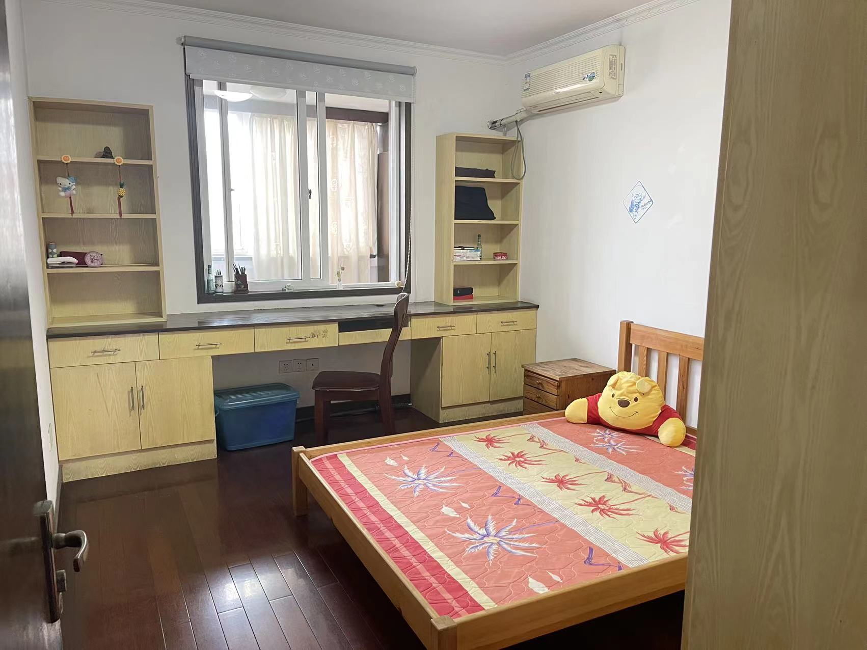 华中园 4室2厅2卫 131.00m&sup2;