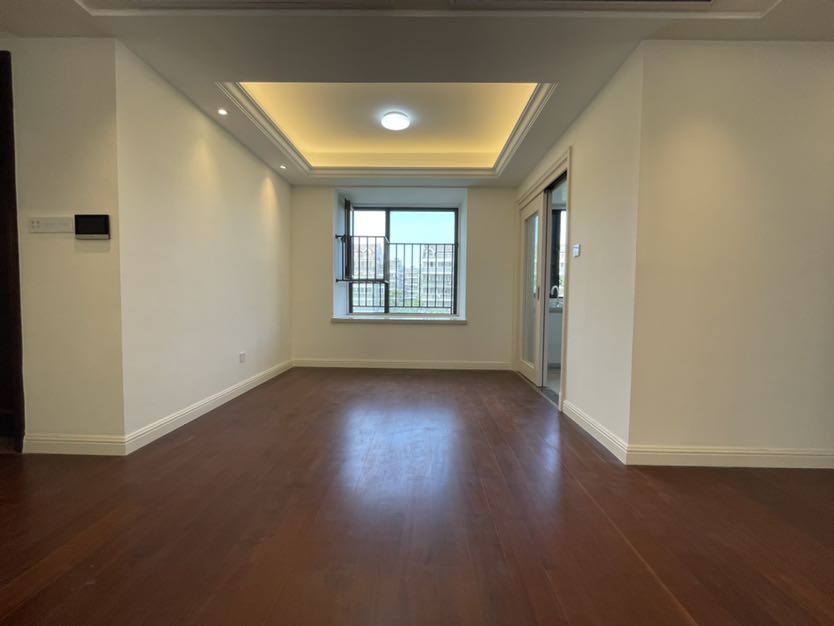 红星天铂 4室2厅2卫 135m&sup2;