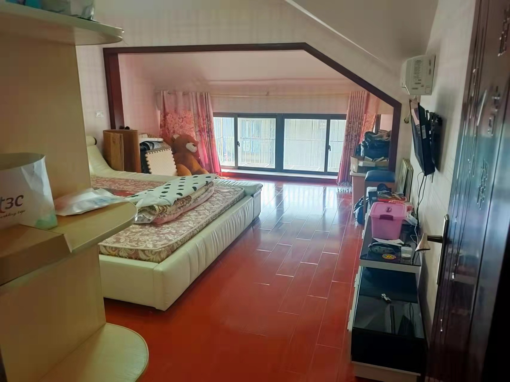 海韵花园 3室2厅1卫 145m&sup2;