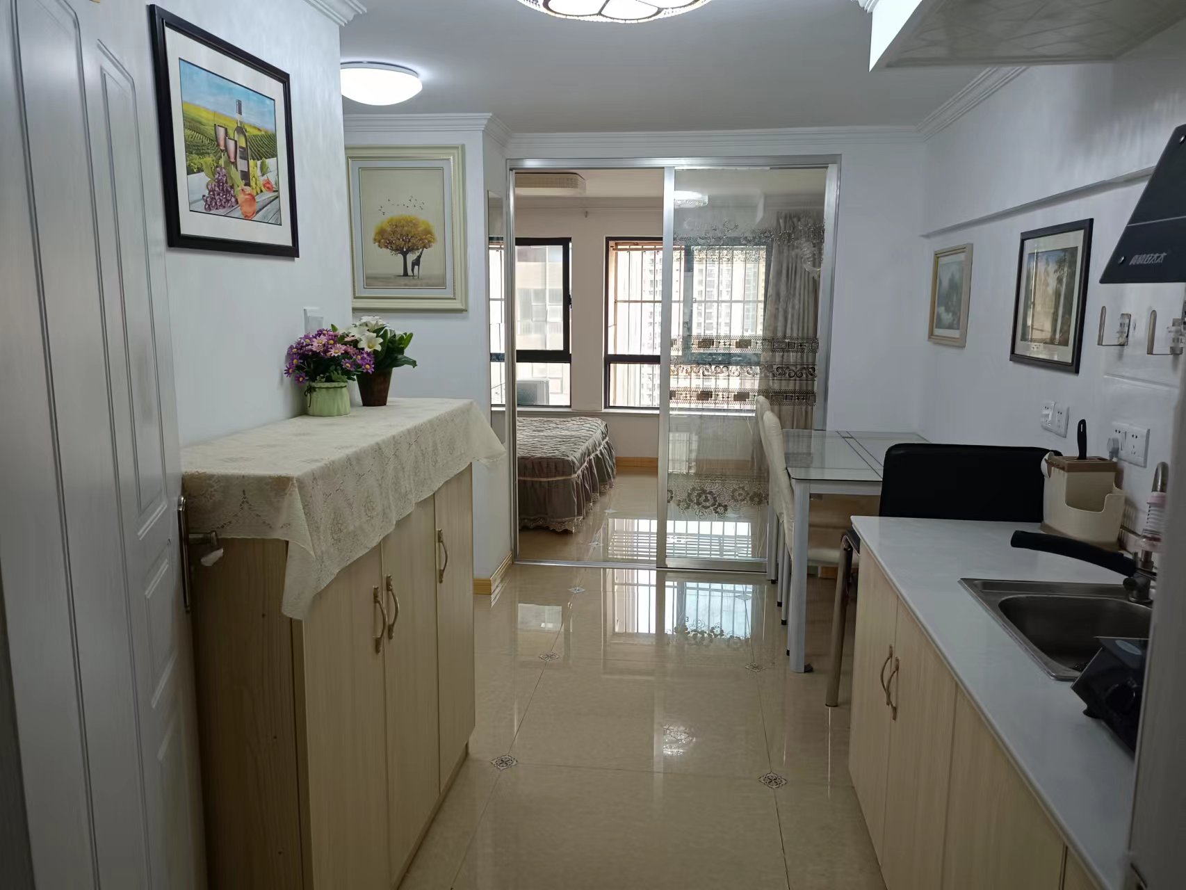 金贸公寓 4室2厅2卫 90m²