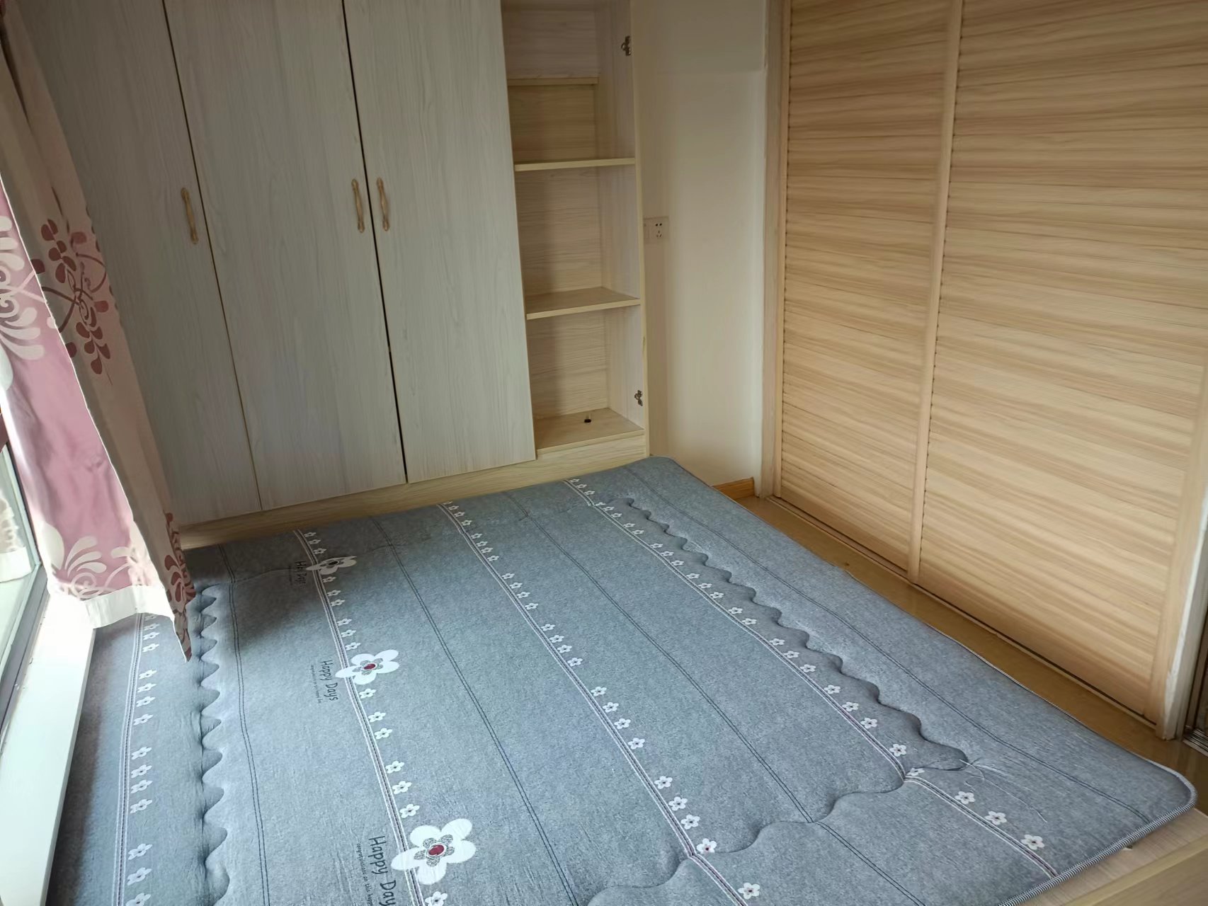 金贸公寓 4室2厅2卫 90m&sup2;