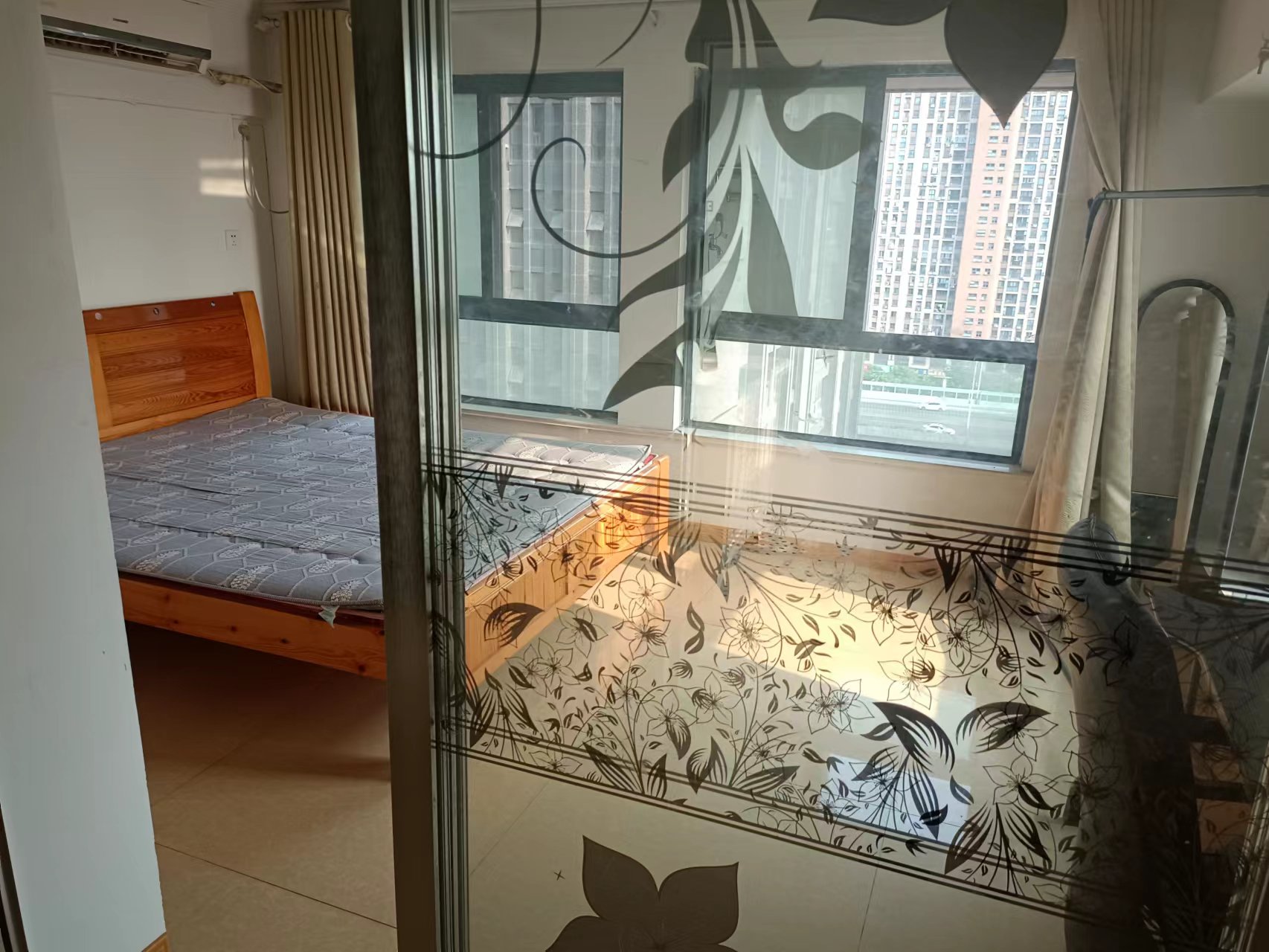 金贸公寓 4室2厅2卫 90m&sup2;
