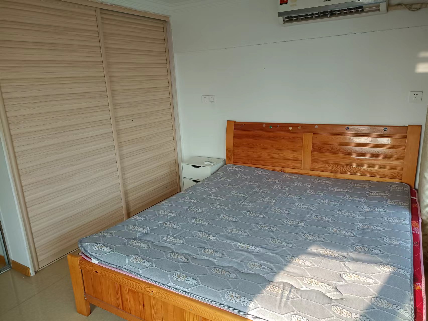 金贸公寓 4室2厅2卫 90m&sup2;