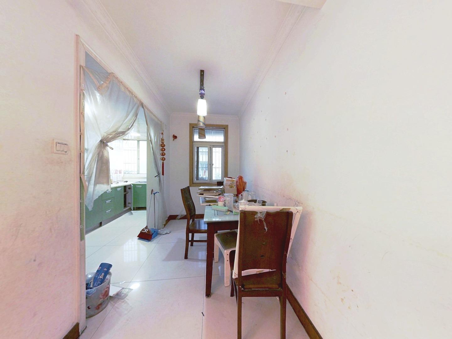 越江新村 3室2厅2卫 127m&sup2;