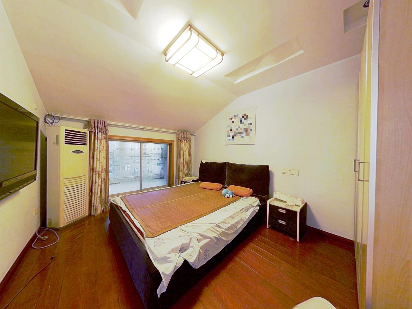 越江新村 3室2厅2卫 127m&sup2;
