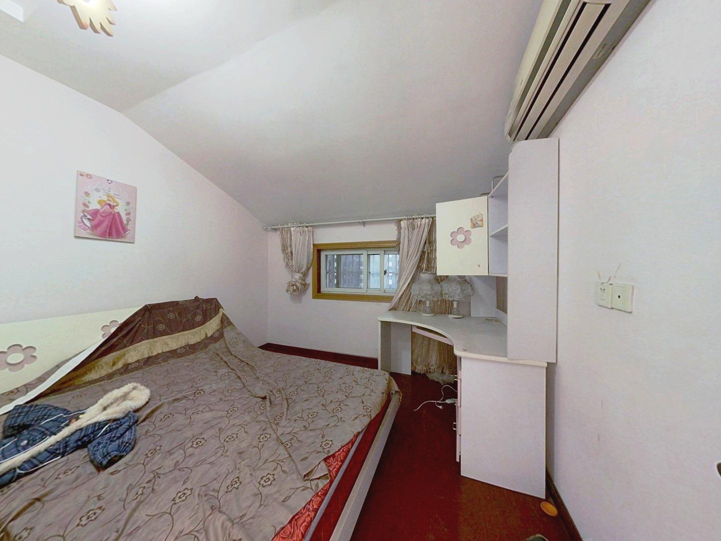 越江新村 3室2厅2卫 127m&sup2;