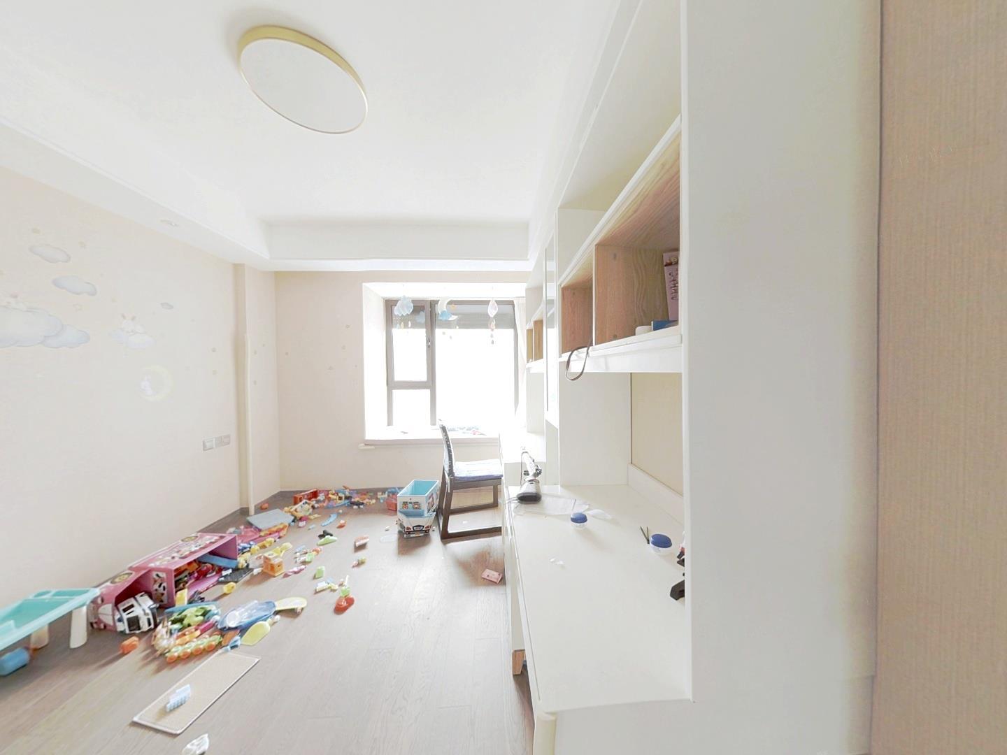 远创樾府 4室2厅2卫 153m²