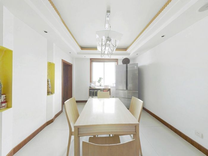 名都广场 4室2厅2卫 204.95m&sup2;