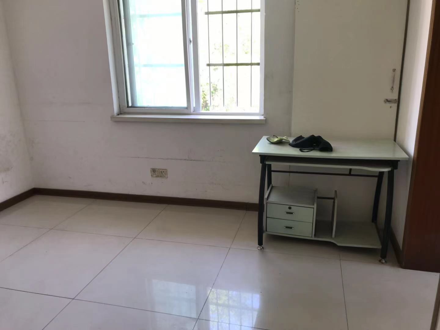 起凤园 2室1厅1卫 61.87m&sup2;