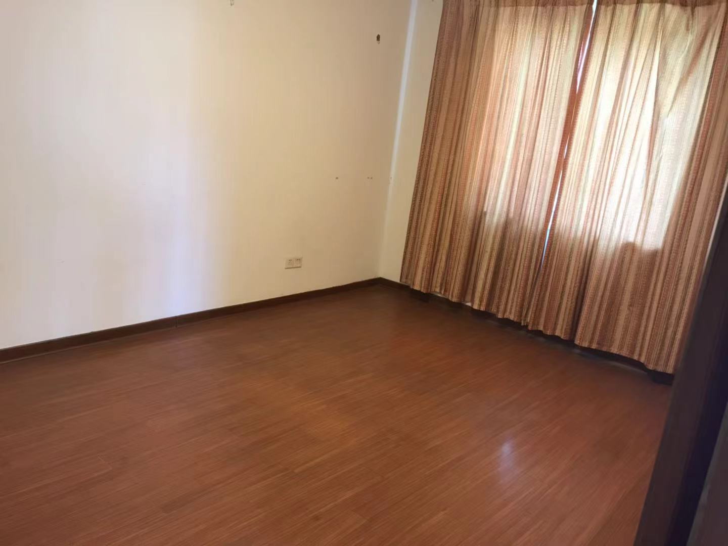 起凤园 2室1厅1卫 61.87m&sup2;