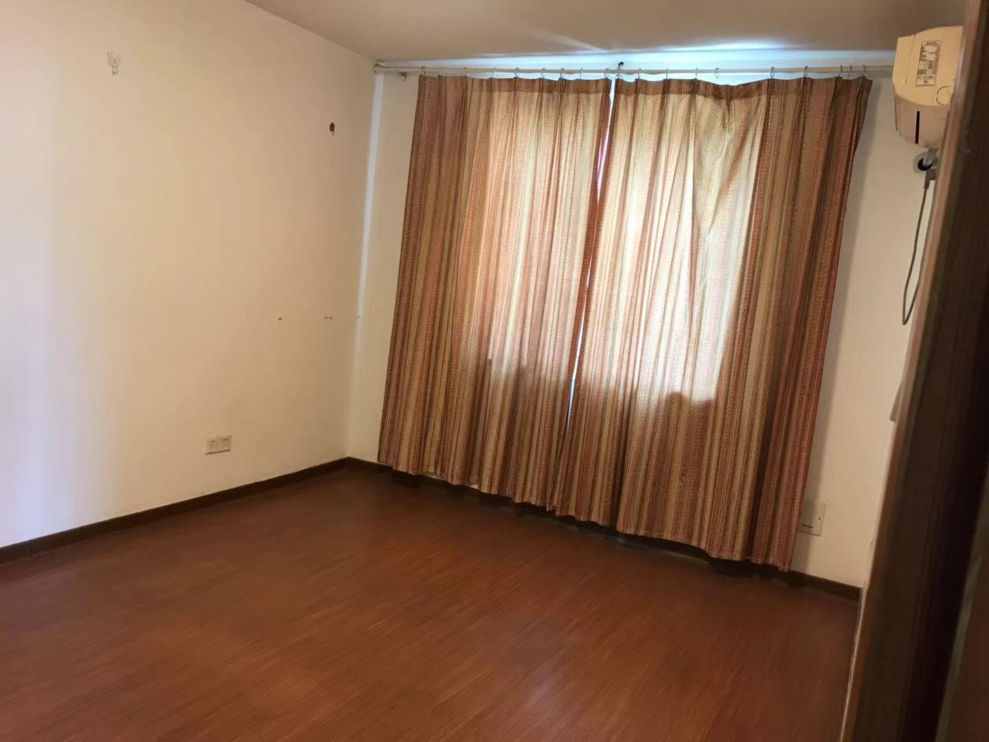 起凤园 2室1厅1卫 61.87m&sup2;