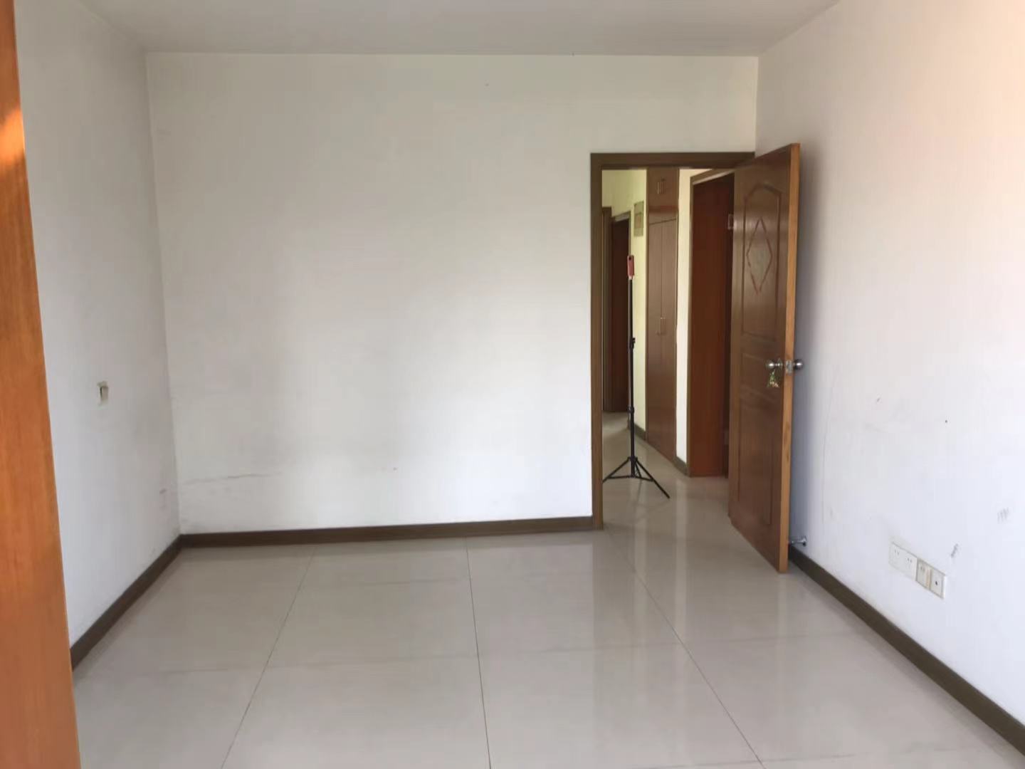 起凤园 2室1厅1卫 61.87m&sup2;