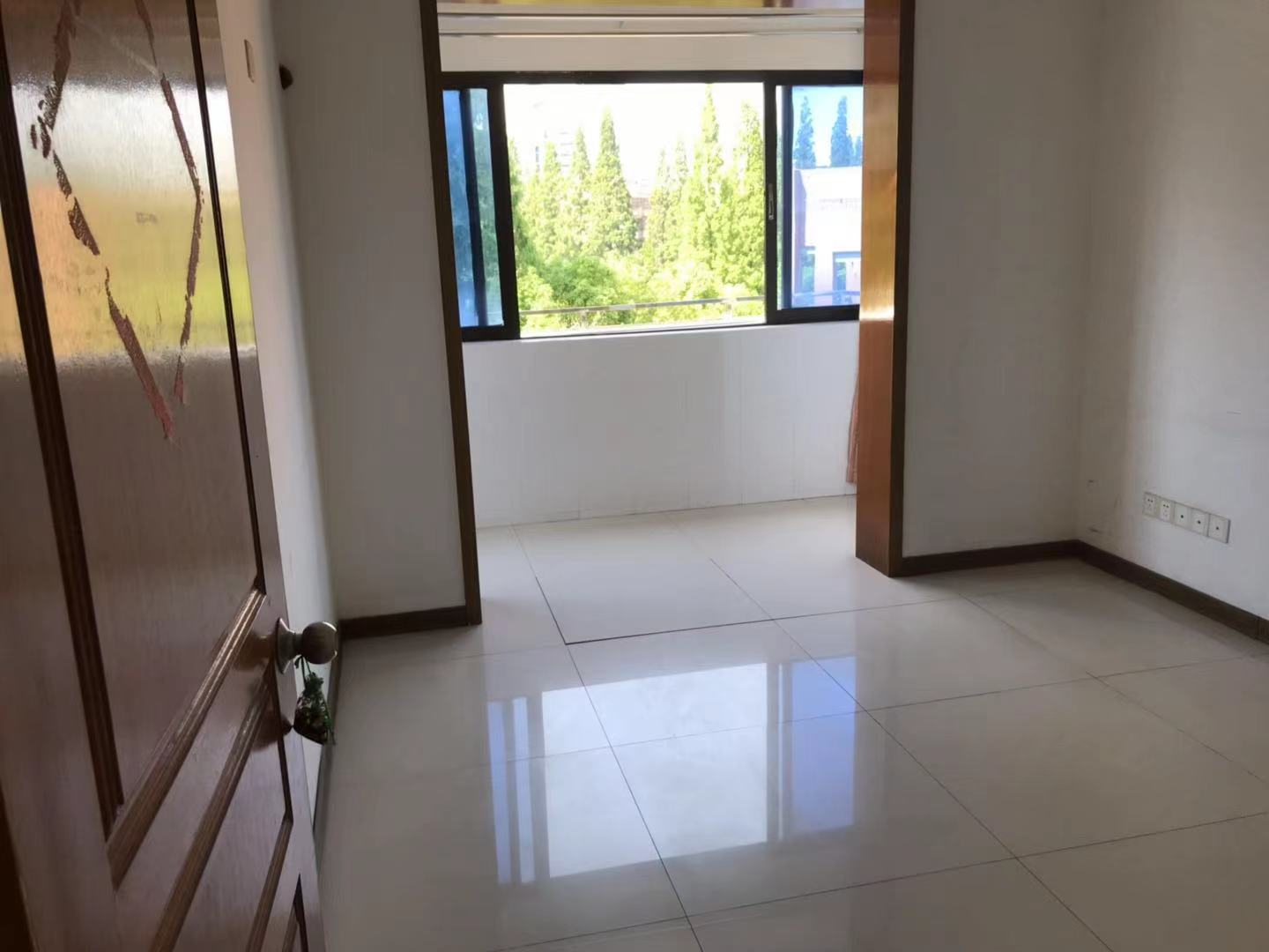 起凤园 2室1厅1卫 61.87m&sup2;