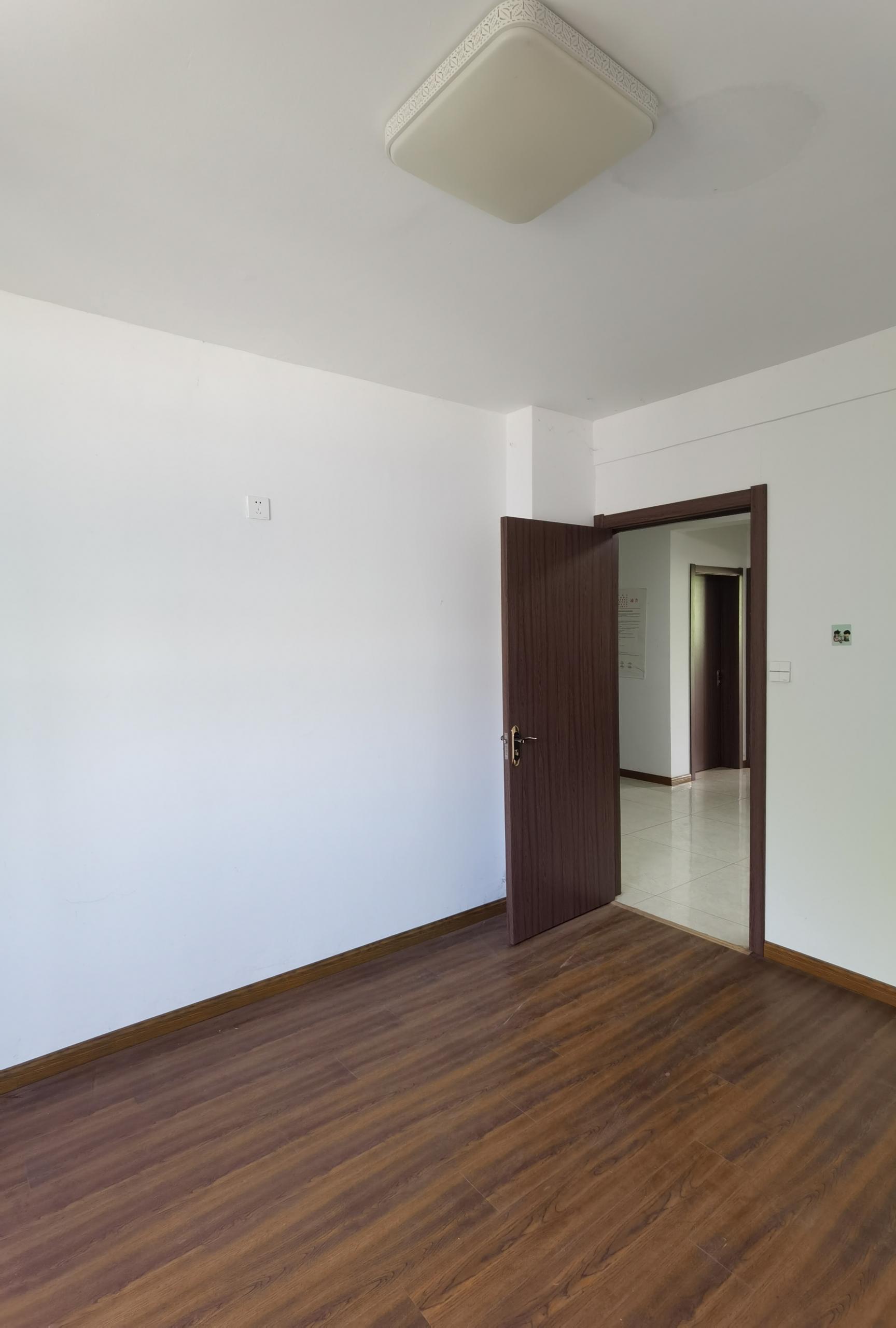 天勤家园 3室2厅1卫 142.00m&sup2;
