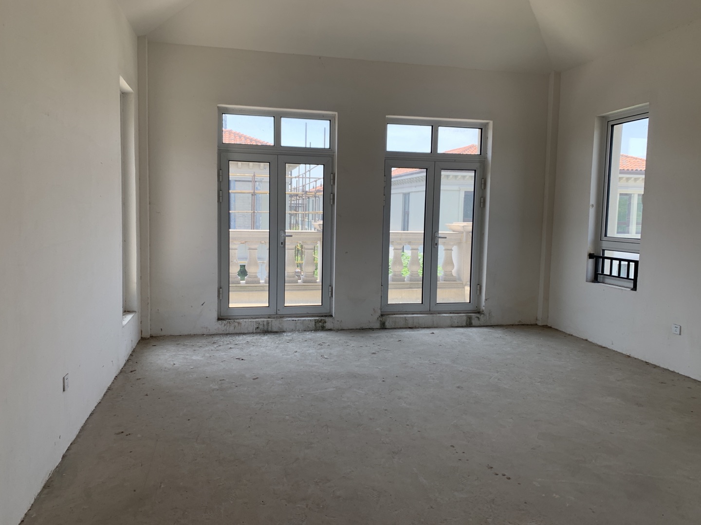 顺发御园 4室2厅3卫 371m&sup2;
