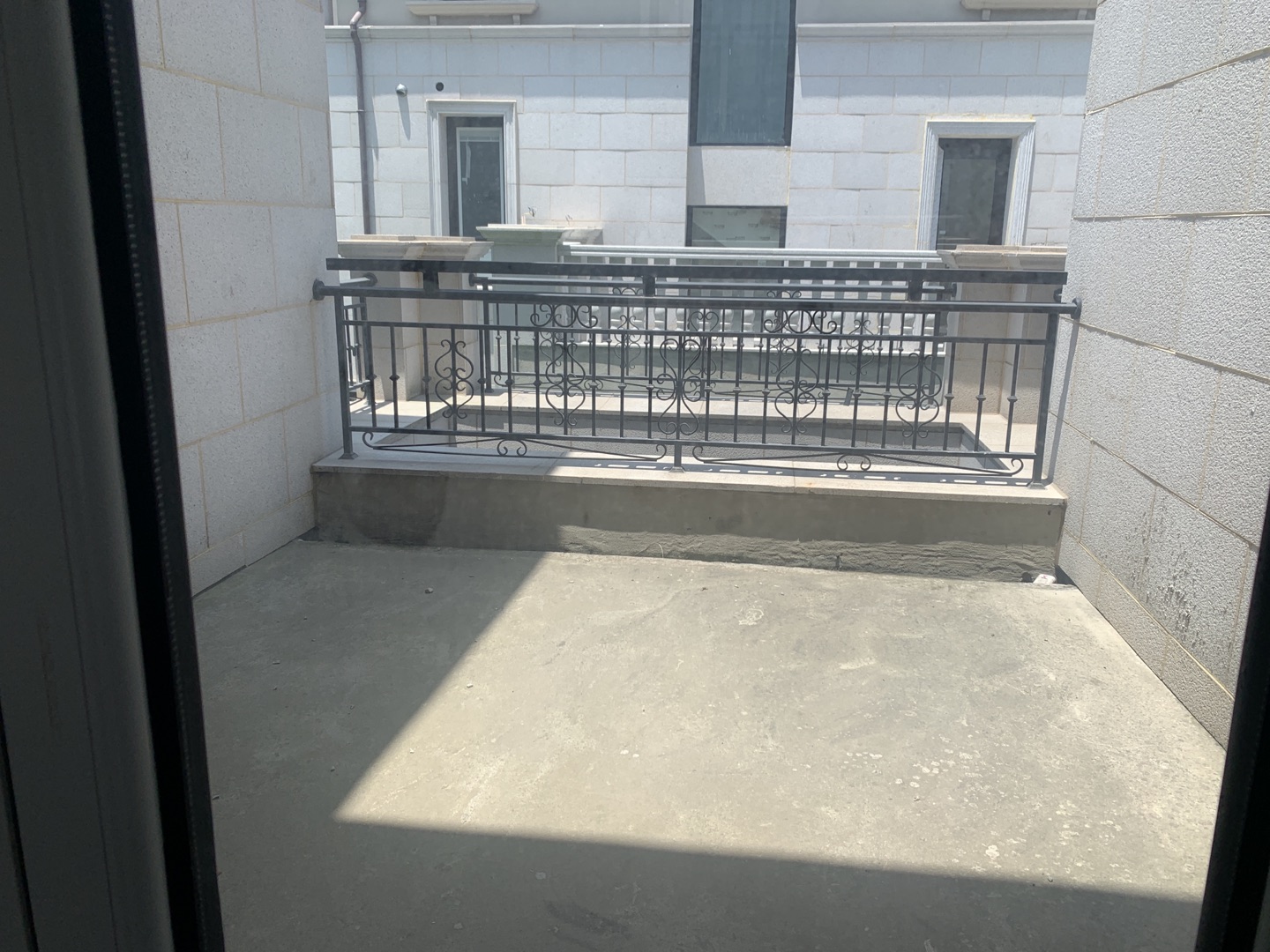 顺发御园 4室2厅3卫 371m&sup2;