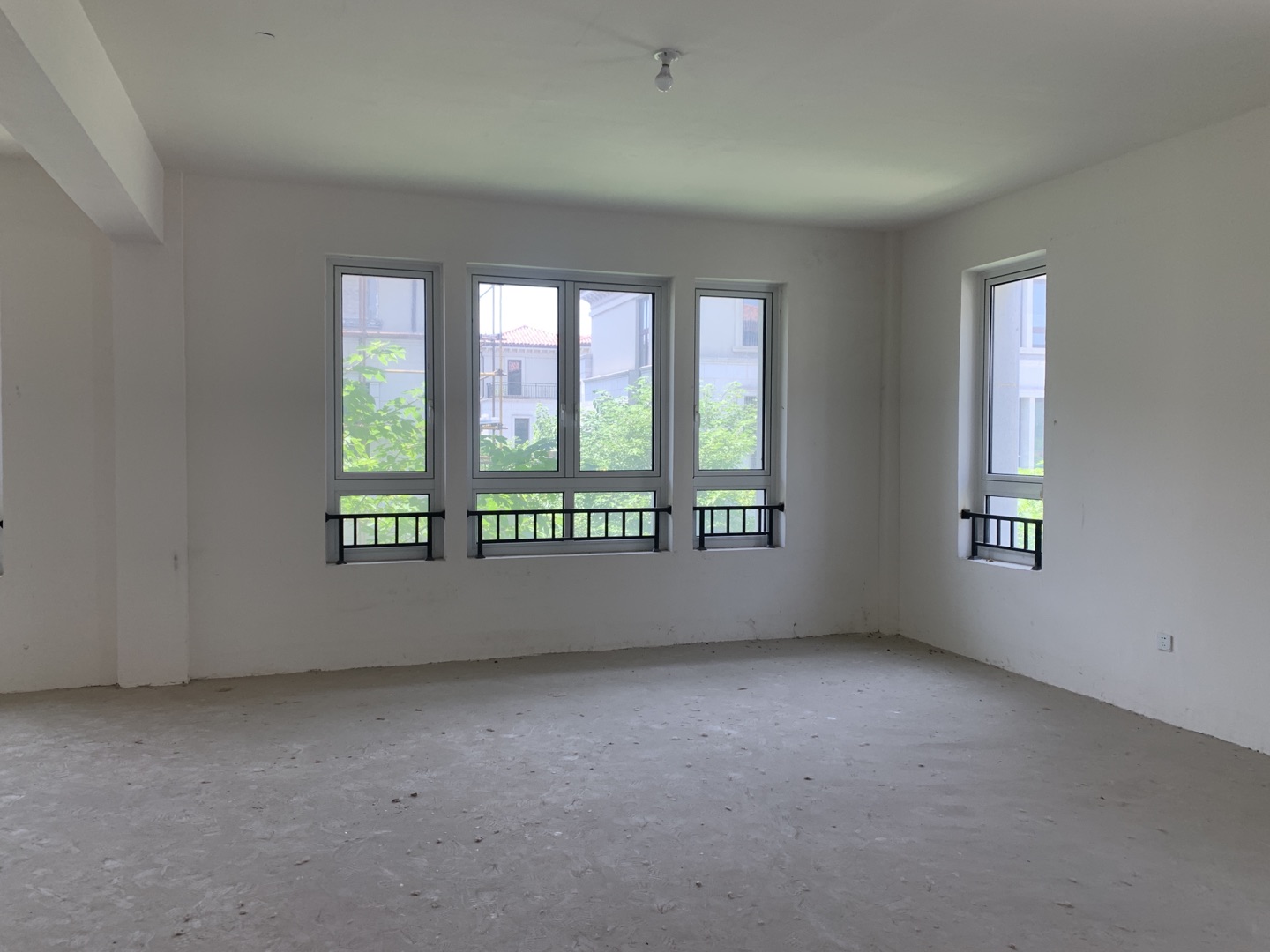 顺发御园 4室2厅3卫 371m&sup2;