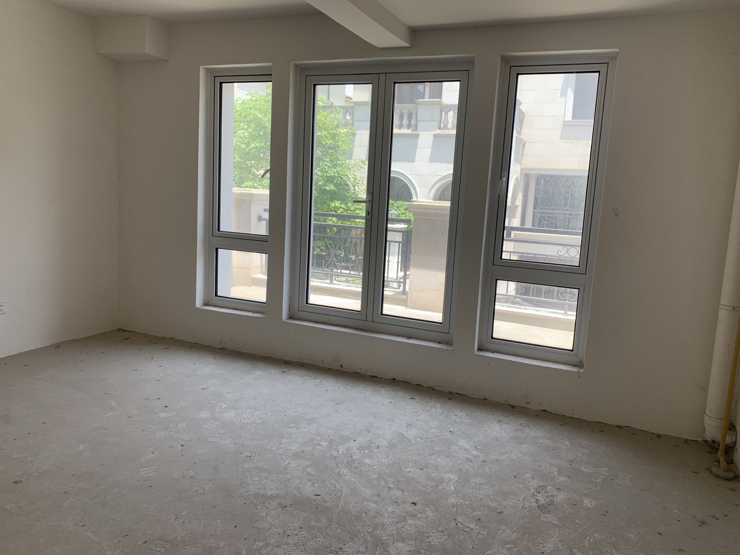 顺发御园 4室2厅3卫 371m&sup2;
