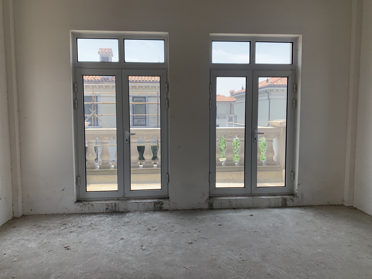 顺发御园 4室2厅3卫 371m&sup2;
