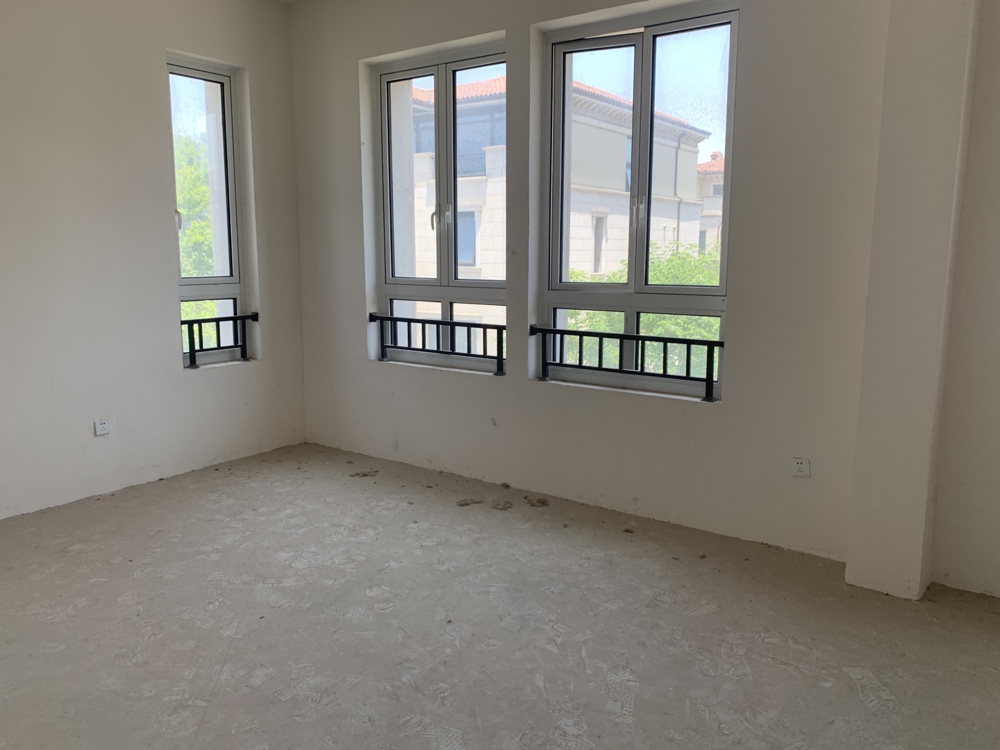 顺发御园 4室2厅3卫 371m&sup2;