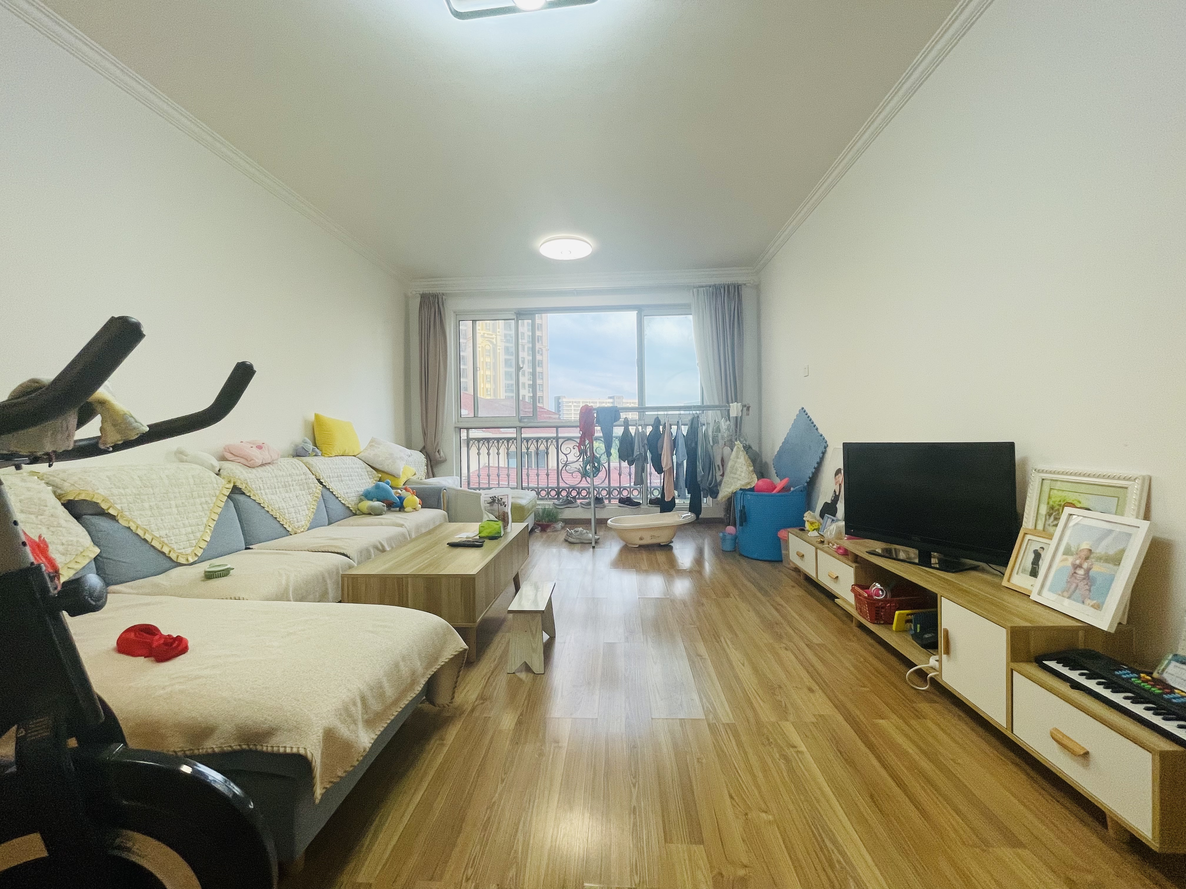 中南世纪花城二期 3室2厅1卫 120m&sup2;