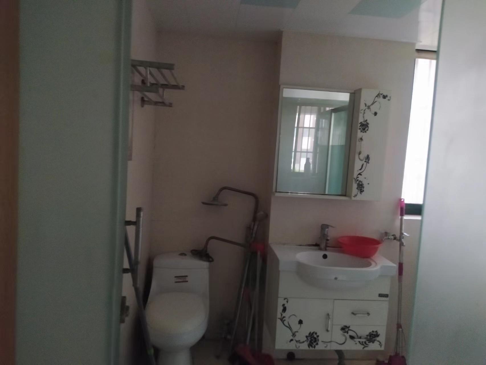 长航地中海花园 1室1厅1卫 63m&sup2;
