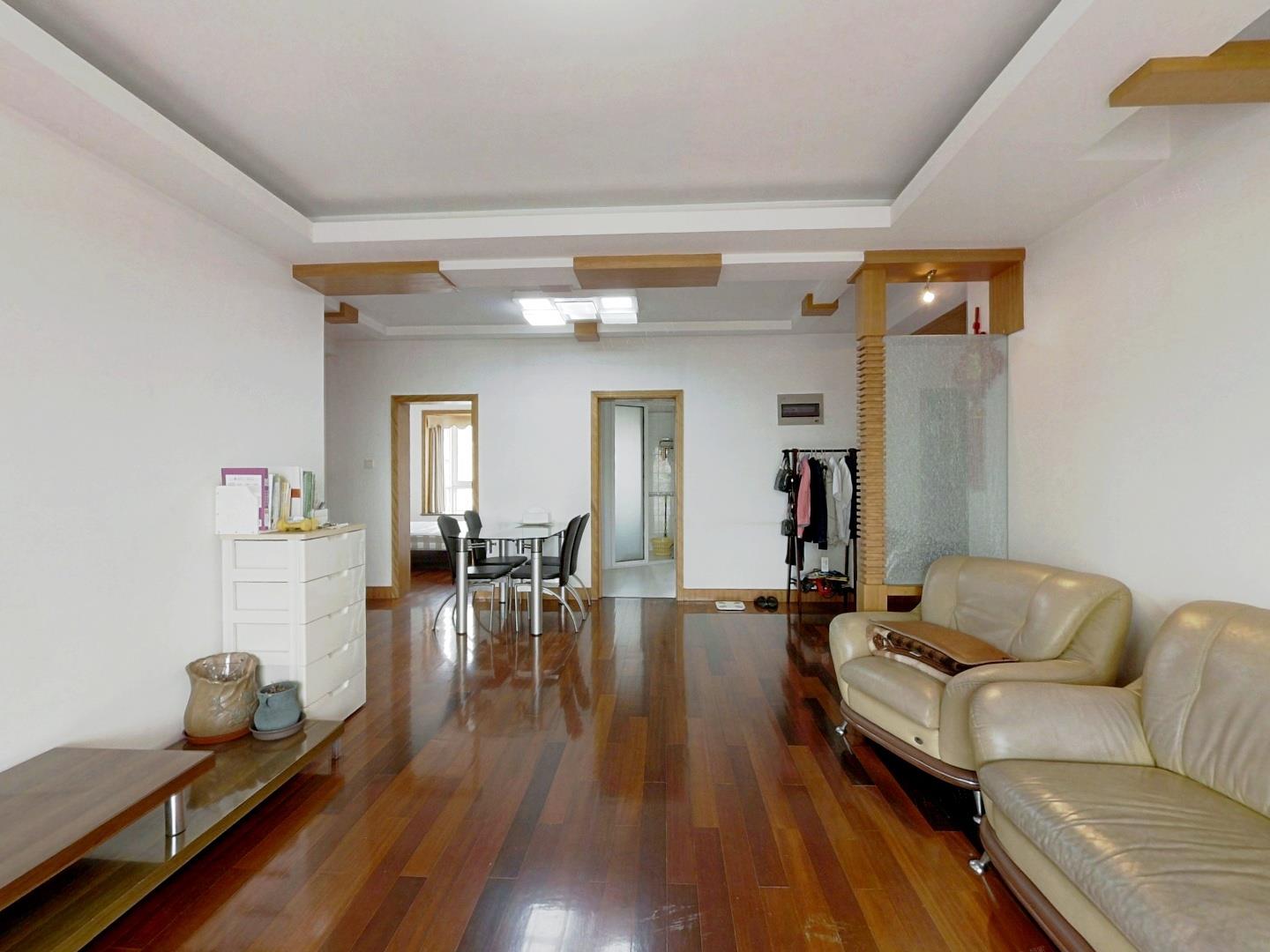虹景园 4室2厅2卫 148m&sup2;