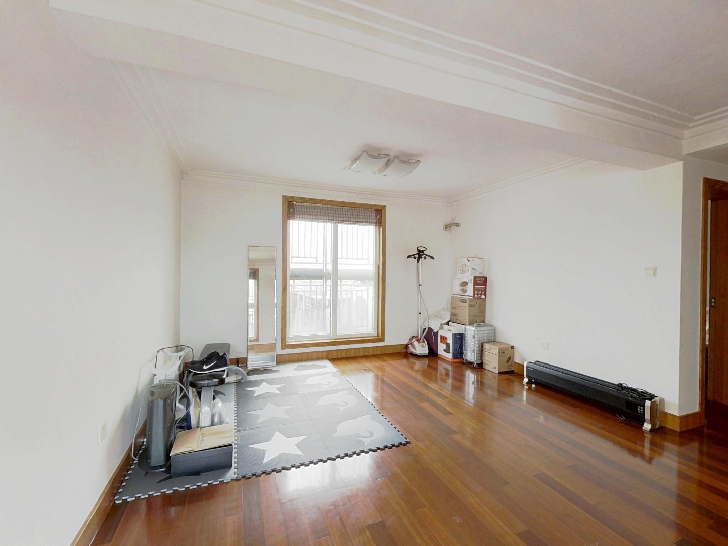 虹景园 4室2厅2卫 148m&sup2;