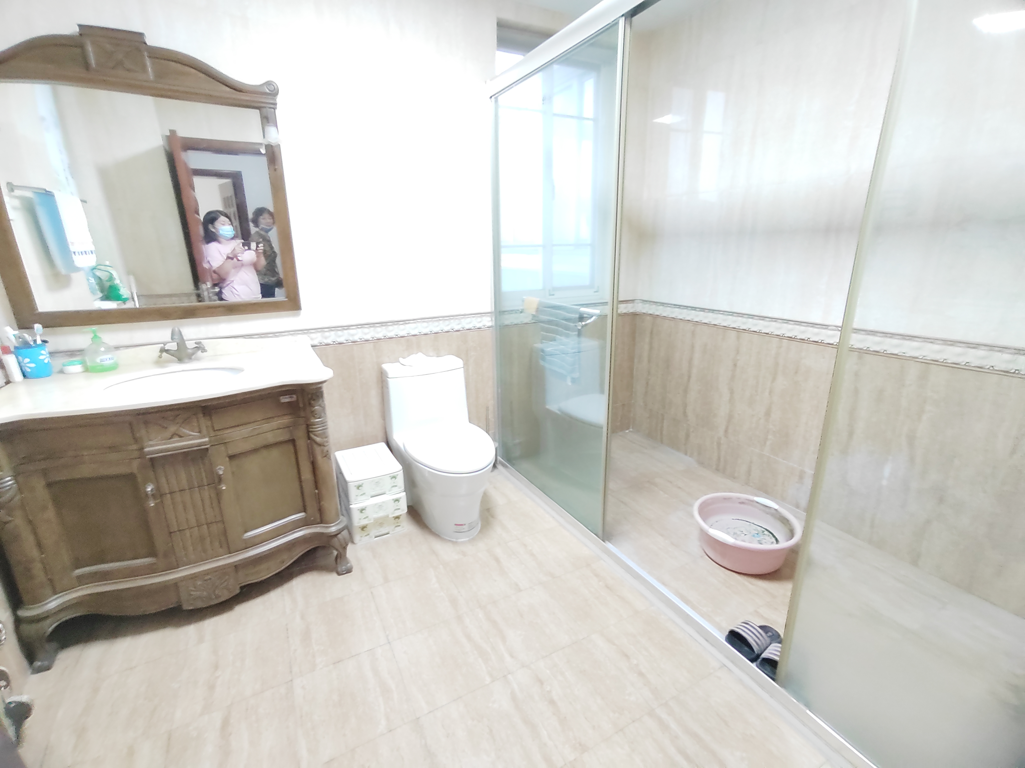 东郊庄园 5室2厅3卫 307m&sup2;