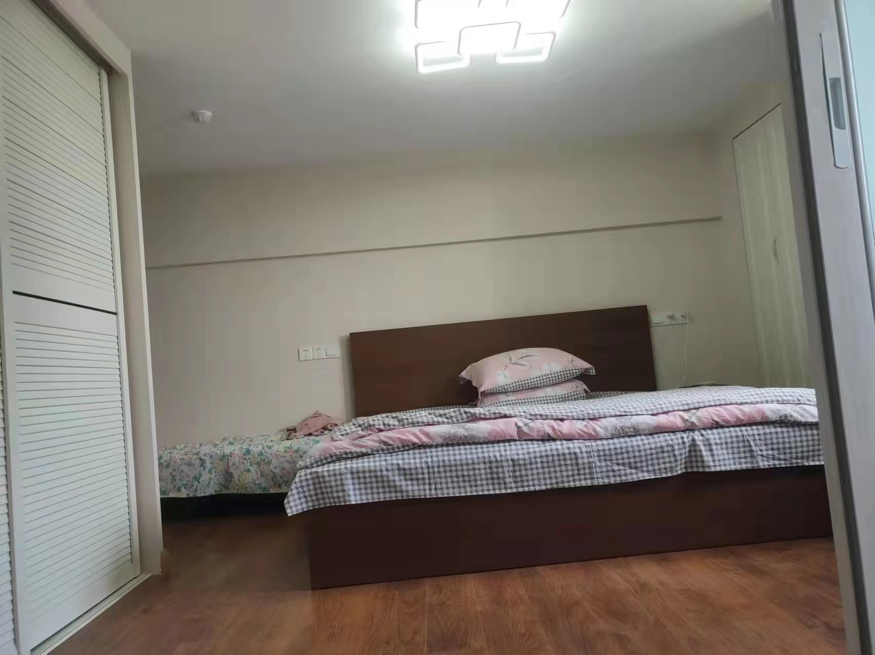 纽约时代 3室2厅1卫 60m&sup2;