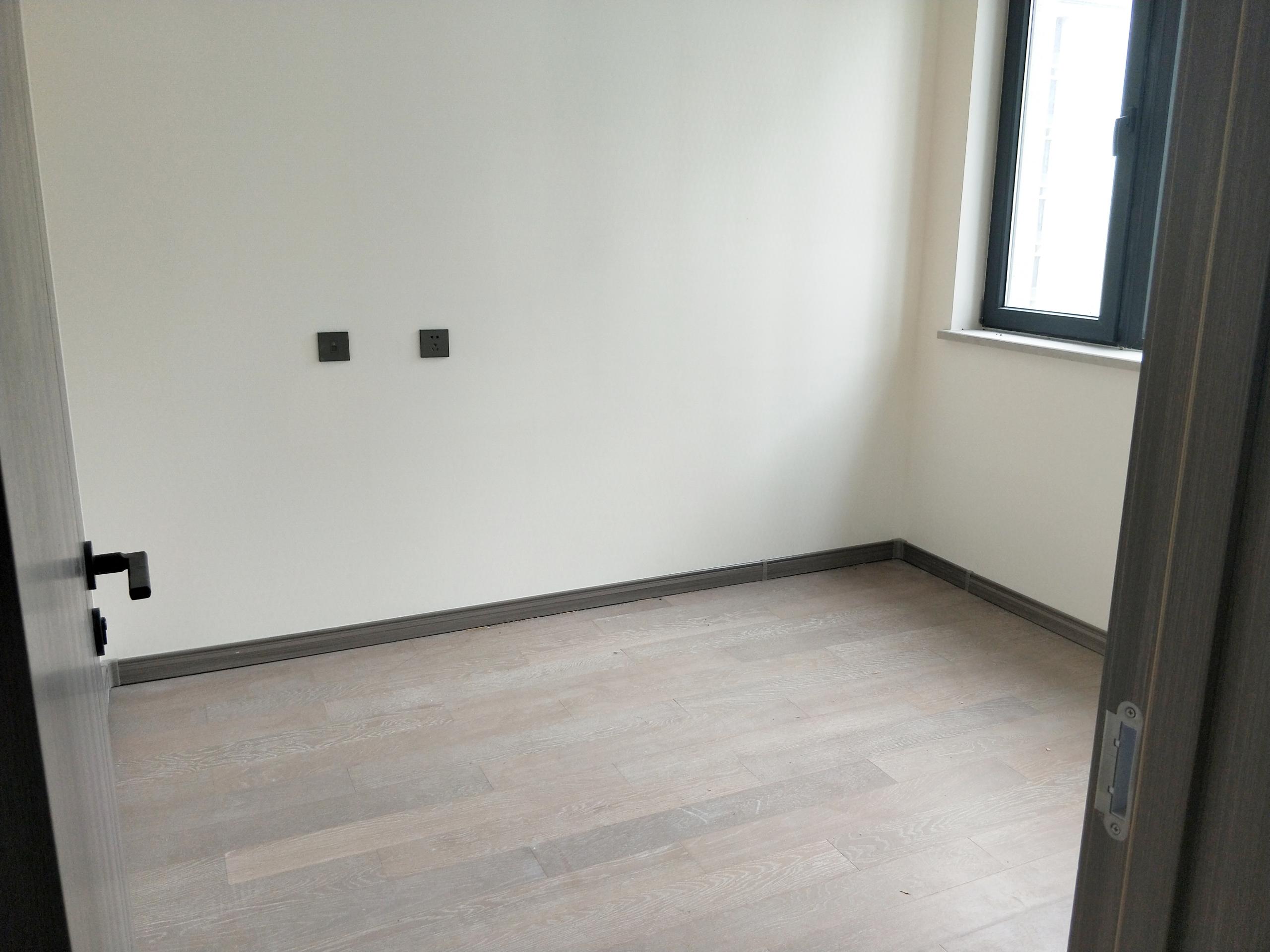 万科翡翠公园 3室2厅2卫 125m&sup2;