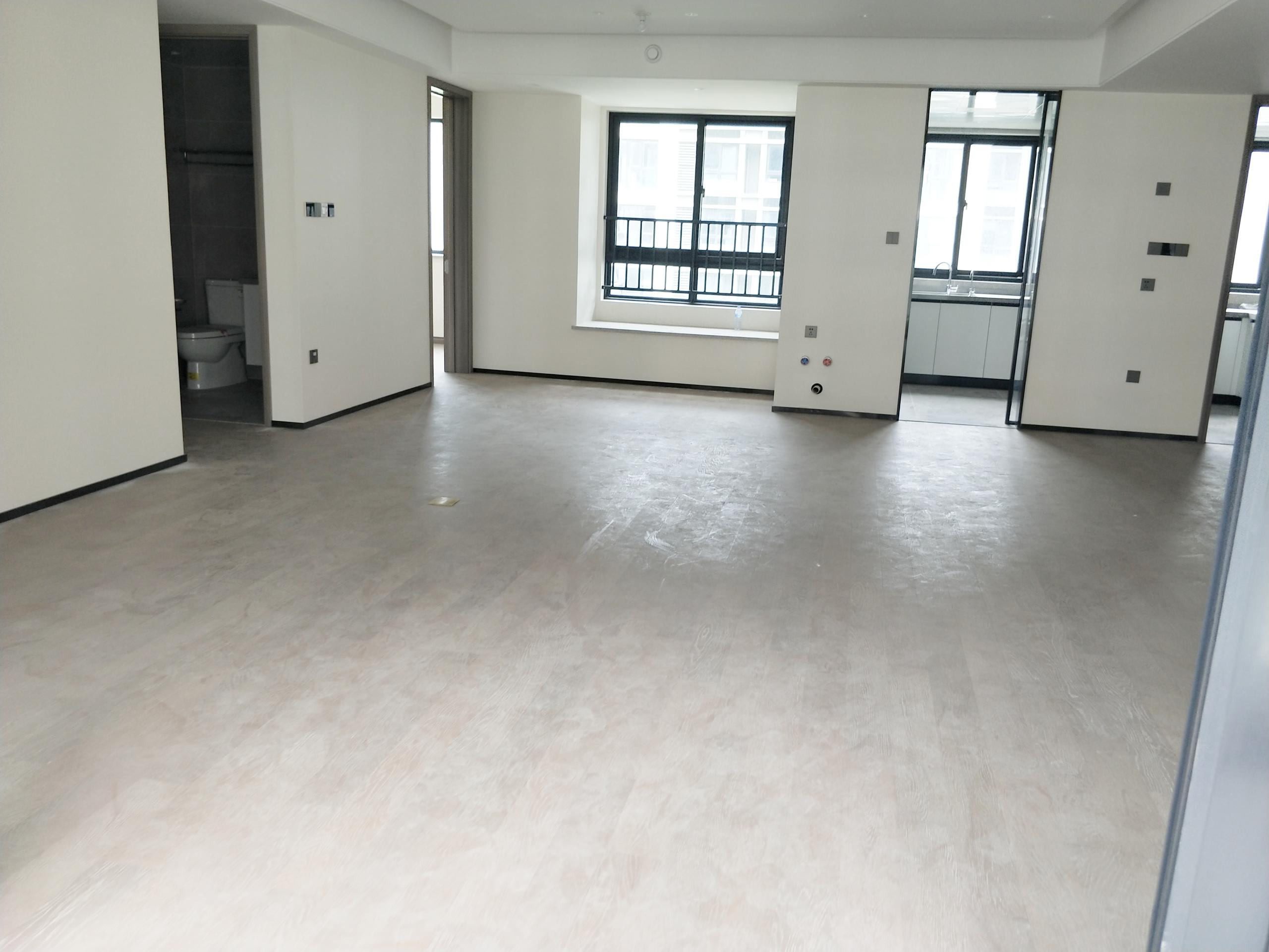 万科翡翠公园 3室2厅2卫 125m&sup2;