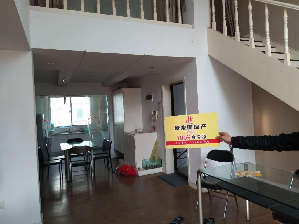 天安花园 4室1厅2卫 198m&sup2;